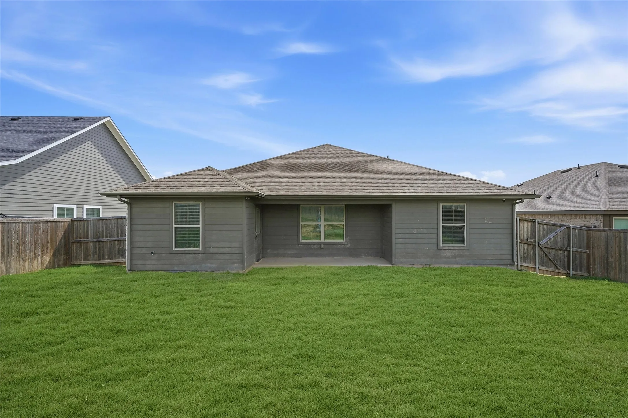 Single Family Residence For Sale in Grayson County , 1202 Southridge Lane, Sherman, Texas 75092, 4 Bedroom, 2 Bathroom, 2 Garage spaces, 1,768 Sqft, built in 2019, mls#21304738, Real Estate Agent in Sherman, Homes For Sale in Grayson county, Homes For Sale in Sherman, Realtor in Sherman Texas, Real Estate Brokerage Independent Realty Texas, Luminita Cordes Realtor