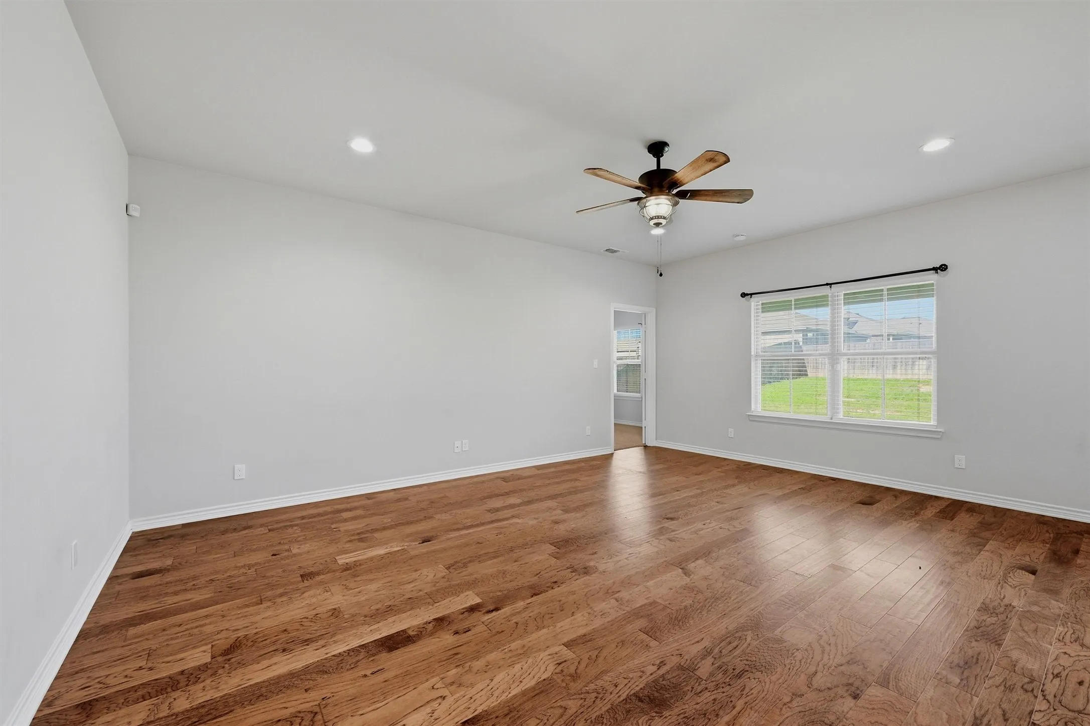Single Family Residence For Sale in Grayson County , 1202 Southridge Lane, Sherman, Texas 75092, 4 Bedroom, 2 Bathroom, 2 Garage spaces, 1,768 Sqft, built in 2019, mls#21304738, Real Estate Agent in Sherman, Homes For Sale in Grayson county, Homes For Sale in Sherman, Realtor in Sherman Texas, Real Estate Brokerage Independent Realty Texas, Luminita Cordes Realtor