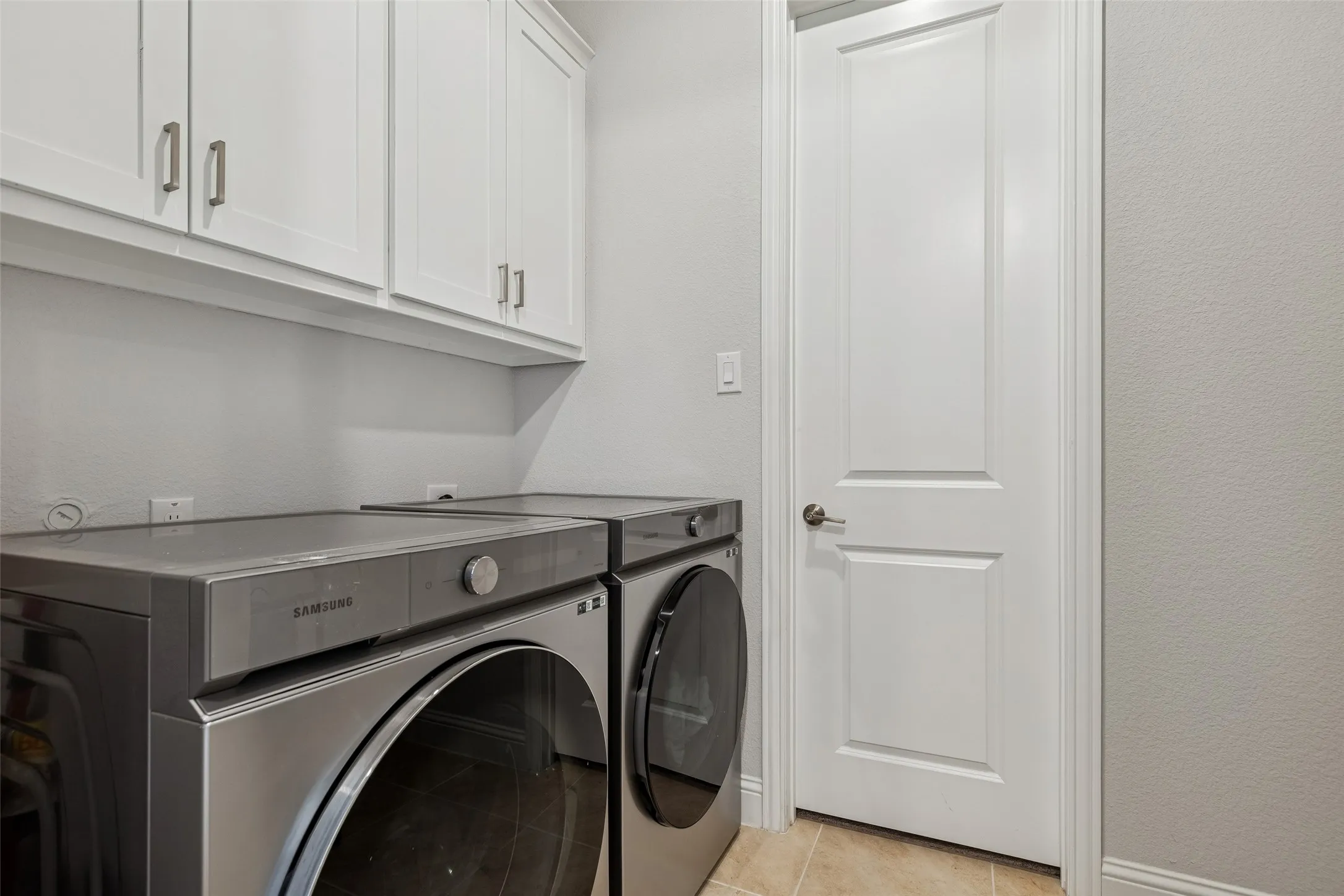 Single Family Residence For Sale in Denton County , 1502 20th Street, Northlake, Texas 76226, 5 Bedroom, 5 Bathroom, 2 Garage spaces, 3,740 Sqft, built in 2023, mls#21304650, Real Estate Agent in Northlake, Homes For Sale in Denton county, Homes For Sale in Northlake, Realtor in Northlake Texas, Real Estate Brokerage Independent Realty Texas, Luminita Cordes Realtor