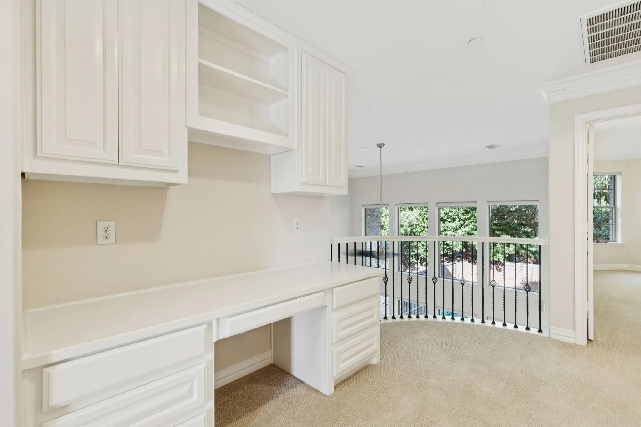 Townhouse For Sale in Collin County , 5452 Balmoral Drive, Frisco, Texas 75034, 3 Bedrooms, 3 Bathrooms, 2 Garage spaces, 2,238 Sqft, built in 2001, Price $600,000, mls#21304691, Real Estate Agent in Frisco, Homes For Sale in Collin county, Homes For Sale in Frisco, Realtor in Frisco Texas, Real Estate Brokerage Independent Realty Texas, Luminita Cordes Realtor