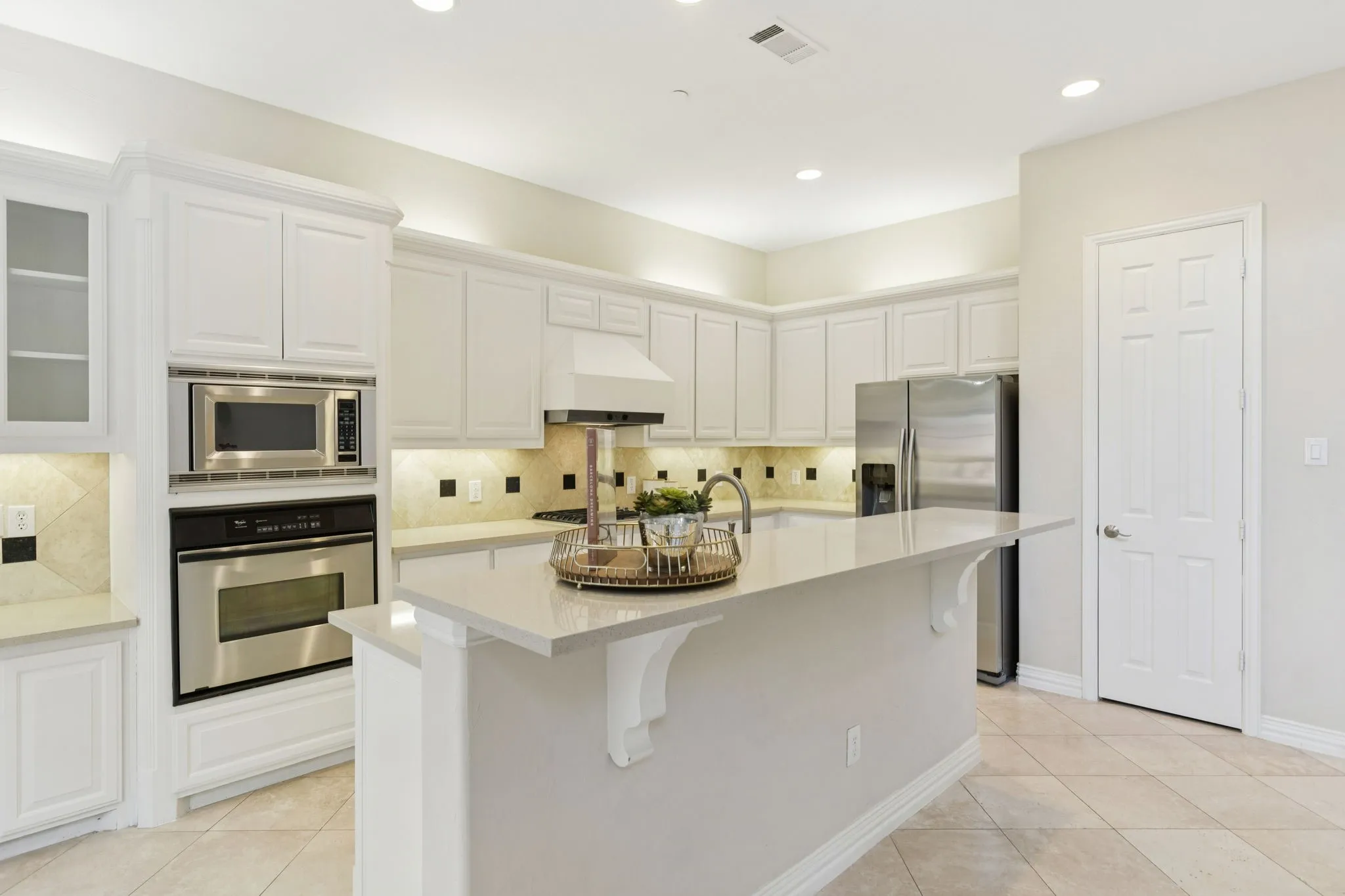 Townhouse For Sale in Collin County , 5452 Balmoral Drive, Frisco, Texas 75034, 3 Bedrooms, 3 Bathrooms, 2 Garage spaces, 2,238 Sqft, built in 2001, Price $600,000, mls#21304691, Real Estate Agent in Frisco, Homes For Sale in Collin county, Homes For Sale in Frisco, Realtor in Frisco Texas, Real Estate Brokerage Independent Realty Texas, Luminita Cordes Realtor
