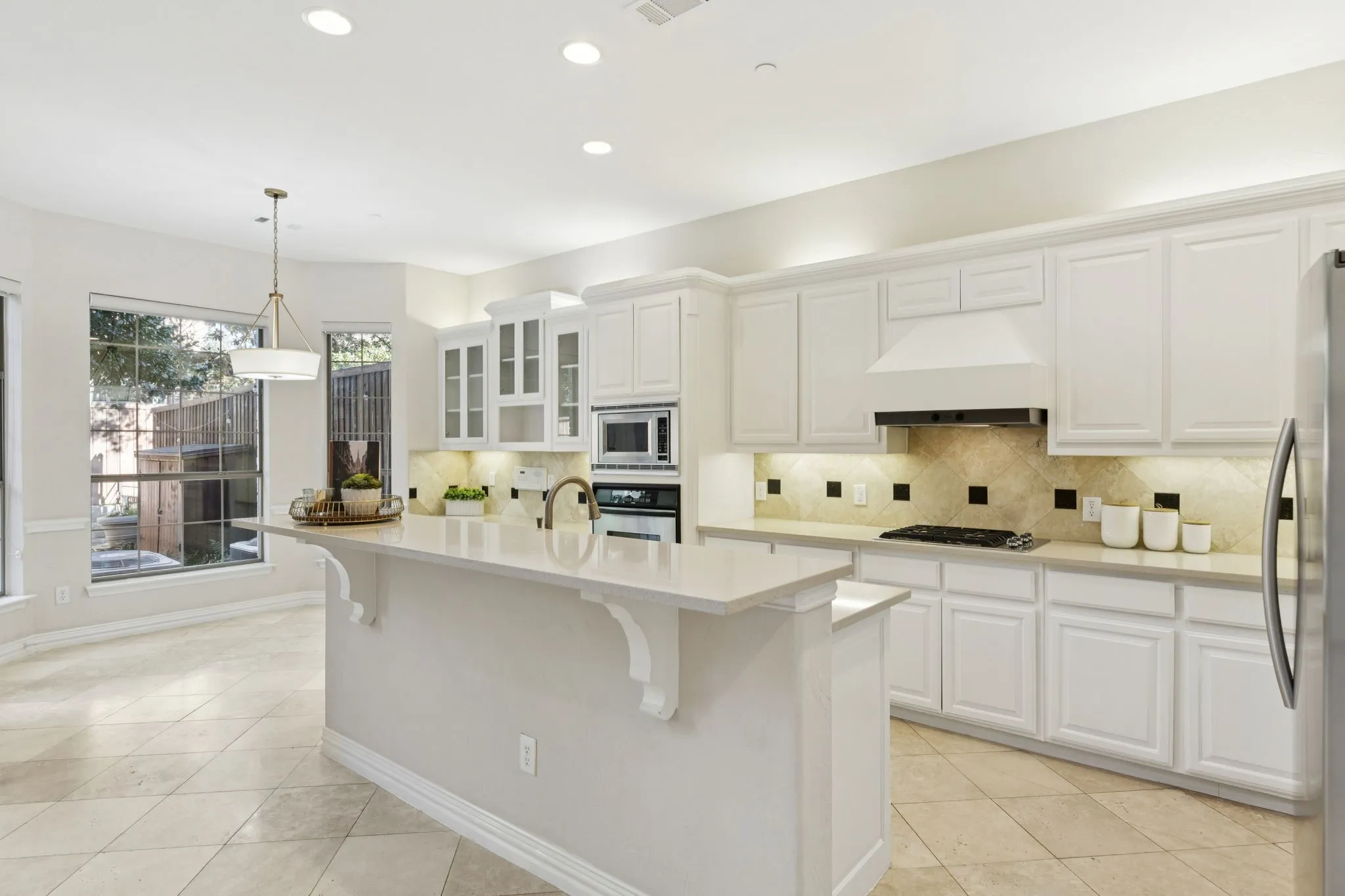 Townhouse For Sale in Collin County , 5452 Balmoral Drive, Frisco, Texas 75034, 3 Bedrooms, 3 Bathrooms, 2 Garage spaces, 2,238 Sqft, built in 2001, Price $600,000, mls#21304691, Real Estate Agent in Frisco, Homes For Sale in Collin county, Homes For Sale in Frisco, Realtor in Frisco Texas, Real Estate Brokerage Independent Realty Texas, Luminita Cordes Realtor