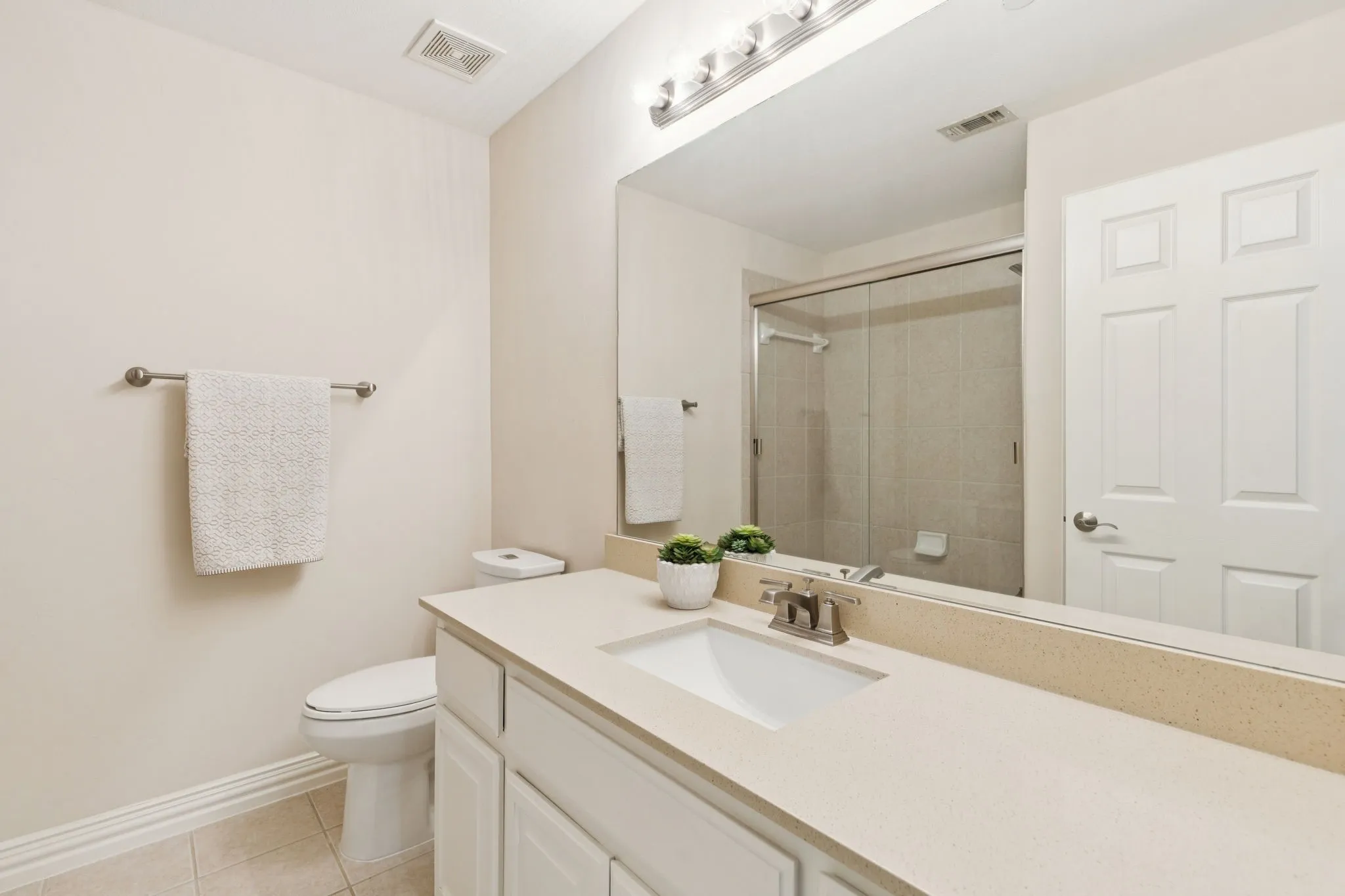 Townhouse For Sale in Collin County , 5452 Balmoral Drive, Frisco, Texas 75034, 3 Bedrooms, 3 Bathrooms, 2 Garage spaces, 2,238 Sqft, built in 2001, Price $600,000, mls#21304691, Real Estate Agent in Frisco, Homes For Sale in Collin county, Homes For Sale in Frisco, Realtor in Frisco Texas, Real Estate Brokerage Independent Realty Texas, Luminita Cordes Realtor
