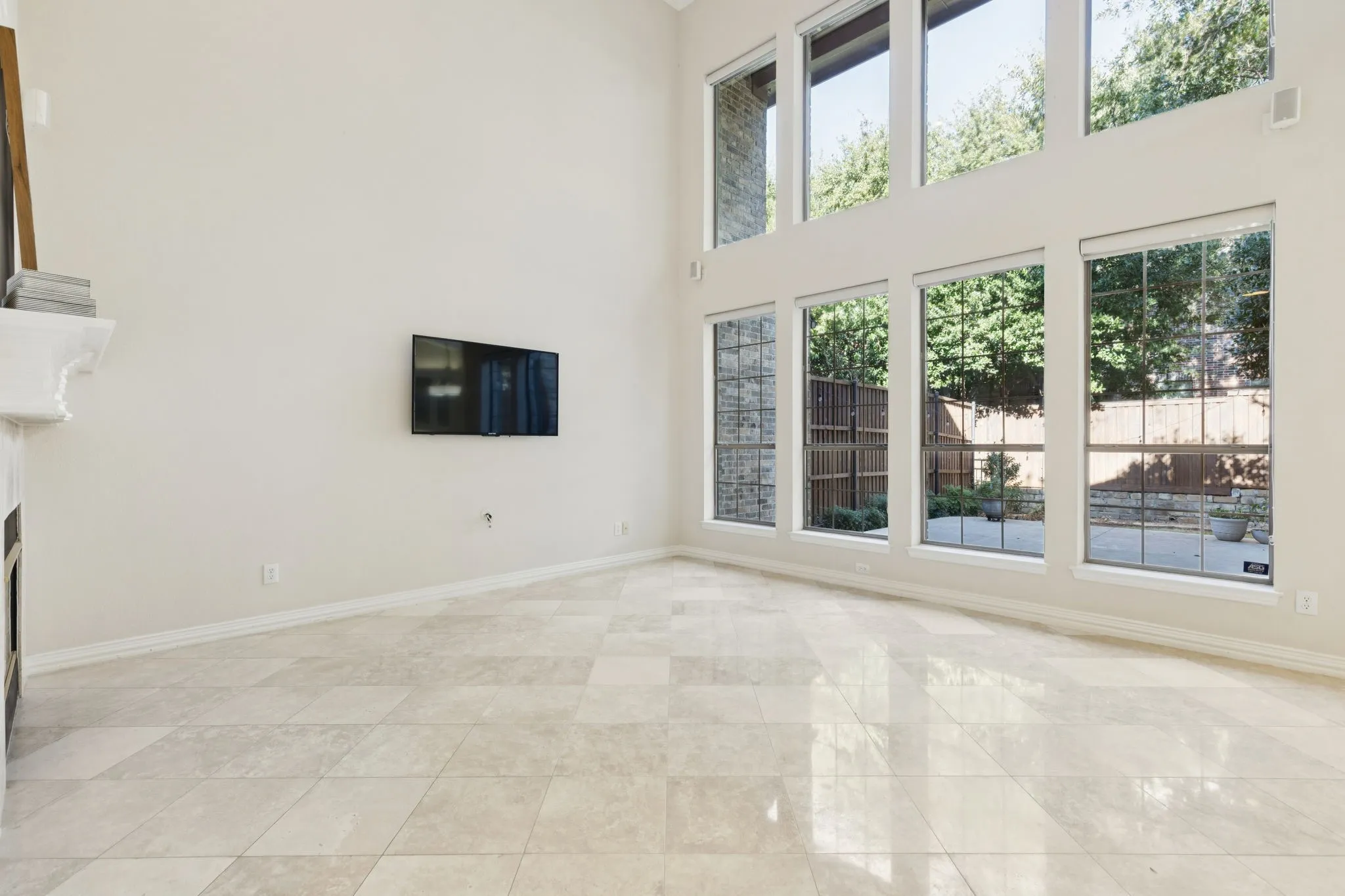 Townhouse For Sale in Collin County , 5452 Balmoral Drive, Frisco, Texas 75034, 3 Bedrooms, 3 Bathrooms, 2 Garage spaces, 2,238 Sqft, built in 2001, Price $600,000, mls#21304691, Real Estate Agent in Frisco, Homes For Sale in Collin county, Homes For Sale in Frisco, Realtor in Frisco Texas, Real Estate Brokerage Independent Realty Texas, Luminita Cordes Realtor