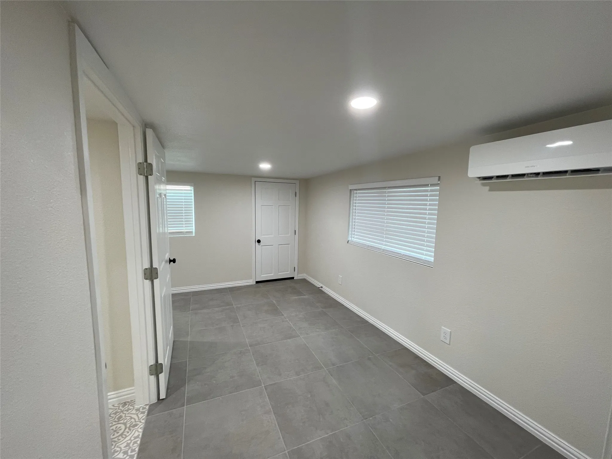 Single Family Residence For Rent in Dallas County , 305 Jenny Kay Lane, Irving, Texas 75060, 4 Bedrooms, 2 Bathrooms, Garage spaces, 1,169 Sqft, built in 1959, Price $2,450, mls#21304791, Real Estate Agent in Irving, Homes For Rent in Dallas county, Homes For Rent in Irving, Realtor in Irving Texas, Real Estate Brokerage Independent Realty Texas, Luminita Cordes Realtor