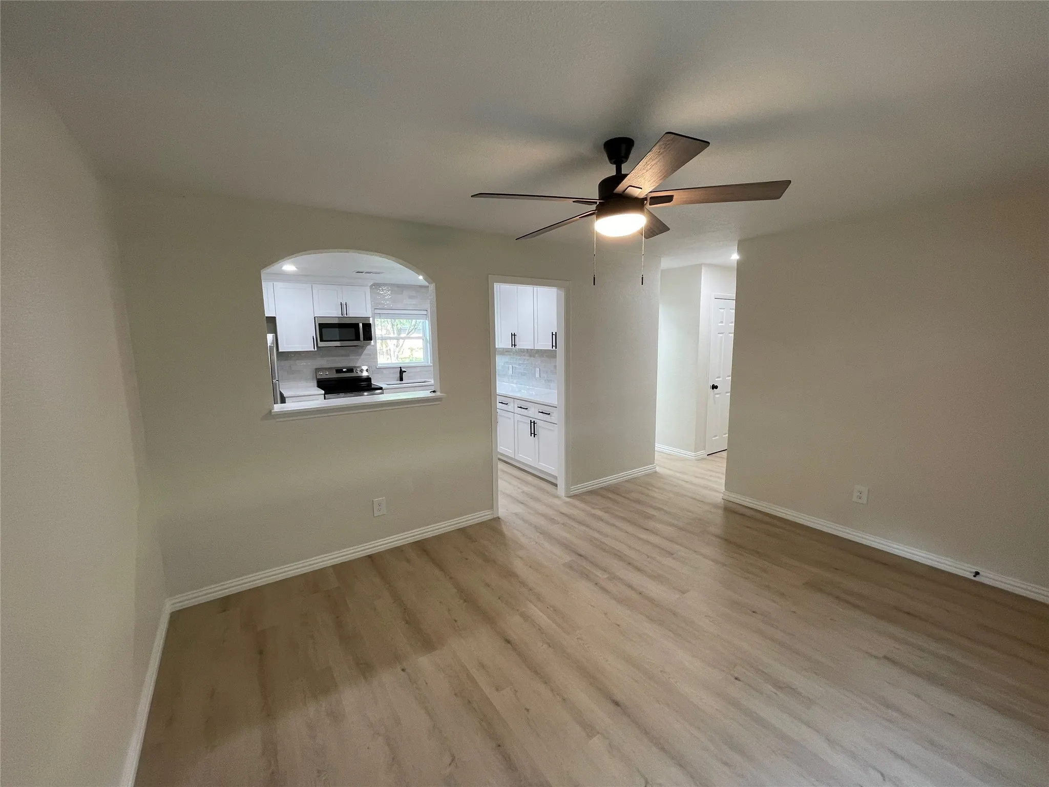 Single Family Residence For Rent in Dallas County , 305 Jenny Kay Lane, Irving, Texas 75060, 4 Bedrooms, 2 Bathrooms, Garage spaces, 1,169 Sqft, built in 1959, Price $2,450, mls#21304791, Real Estate Agent in Irving, Homes For Rent in Dallas county, Homes For Rent in Irving, Realtor in Irving Texas, Real Estate Brokerage Independent Realty Texas, Luminita Cordes Realtor