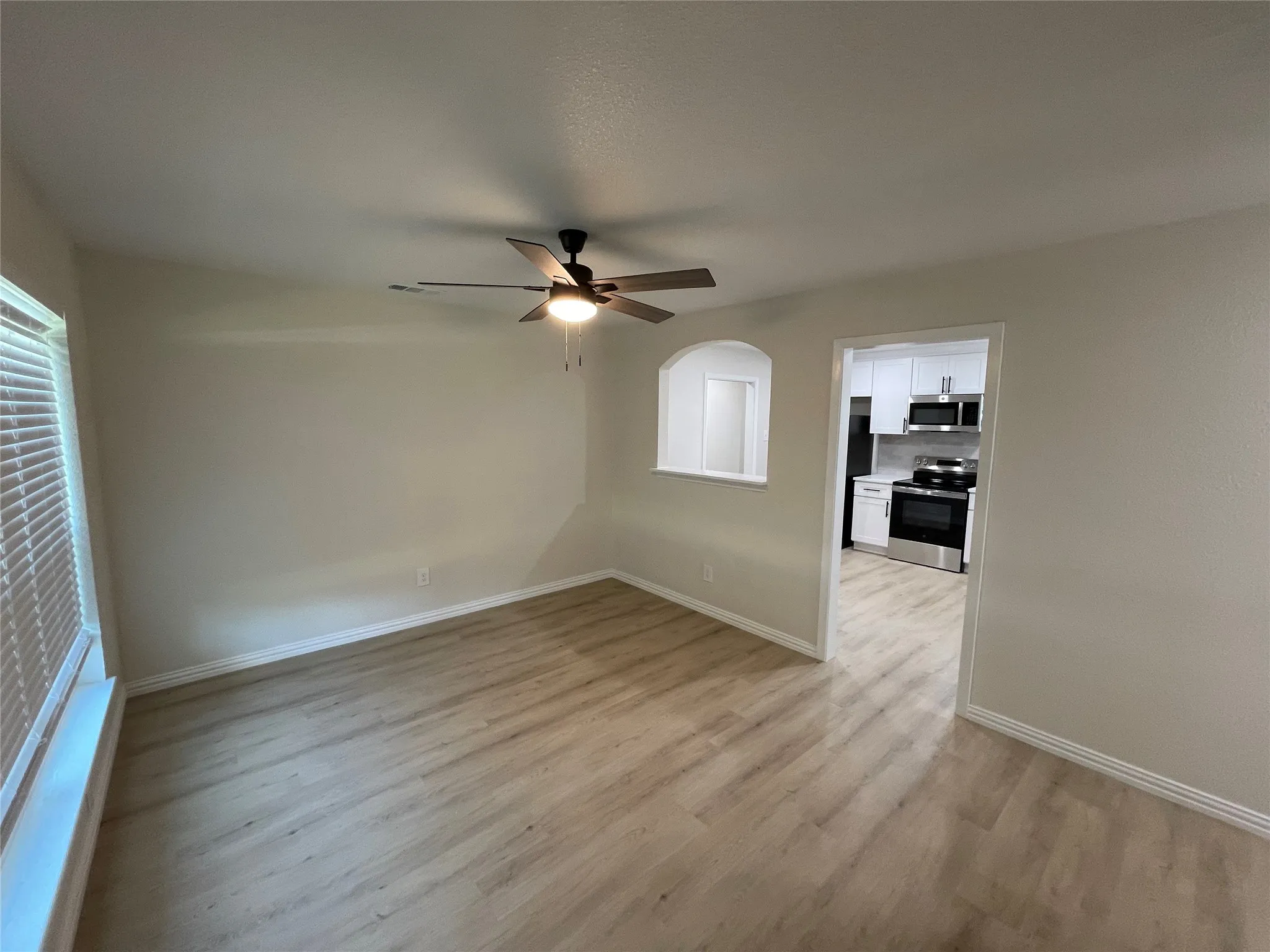 Single Family Residence For Rent in Dallas County , 305 Jenny Kay Lane, Irving, Texas 75060, 4 Bedrooms, 2 Bathrooms, Garage spaces, 1,169 Sqft, built in 1959, Price $2,450, mls#21304791, Real Estate Agent in Irving, Homes For Rent in Dallas county, Homes For Rent in Irving, Realtor in Irving Texas, Real Estate Brokerage Independent Realty Texas, Luminita Cordes Realtor