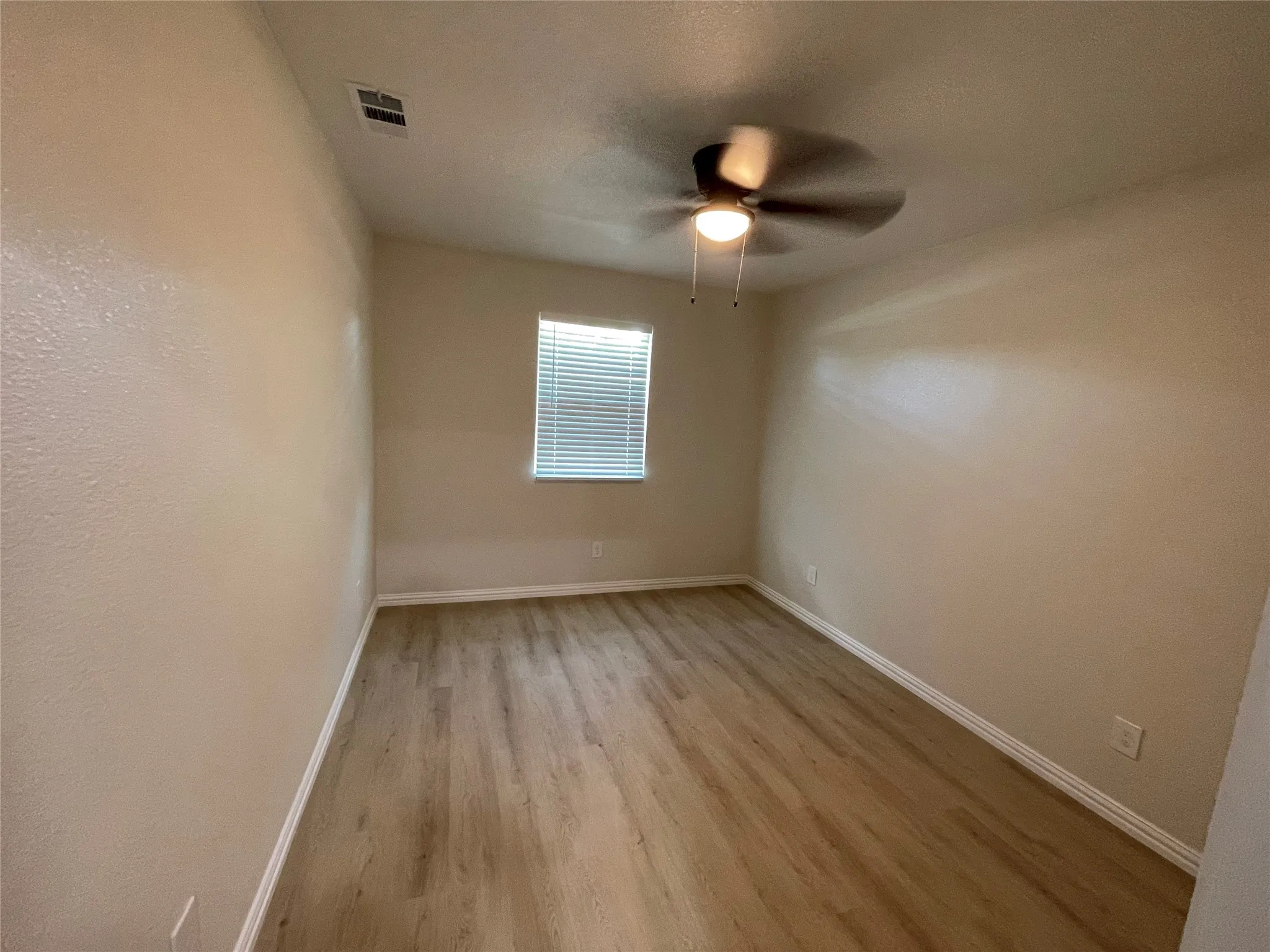 Single Family Residence For Rent in Dallas County , 305 Jenny Kay Lane, Irving, Texas 75060, 4 Bedrooms, 2 Bathrooms, Garage spaces, 1,169 Sqft, built in 1959, Price $2,450, mls#21304791, Real Estate Agent in Irving, Homes For Rent in Dallas county, Homes For Rent in Irving, Realtor in Irving Texas, Real Estate Brokerage Independent Realty Texas, Luminita Cordes Realtor