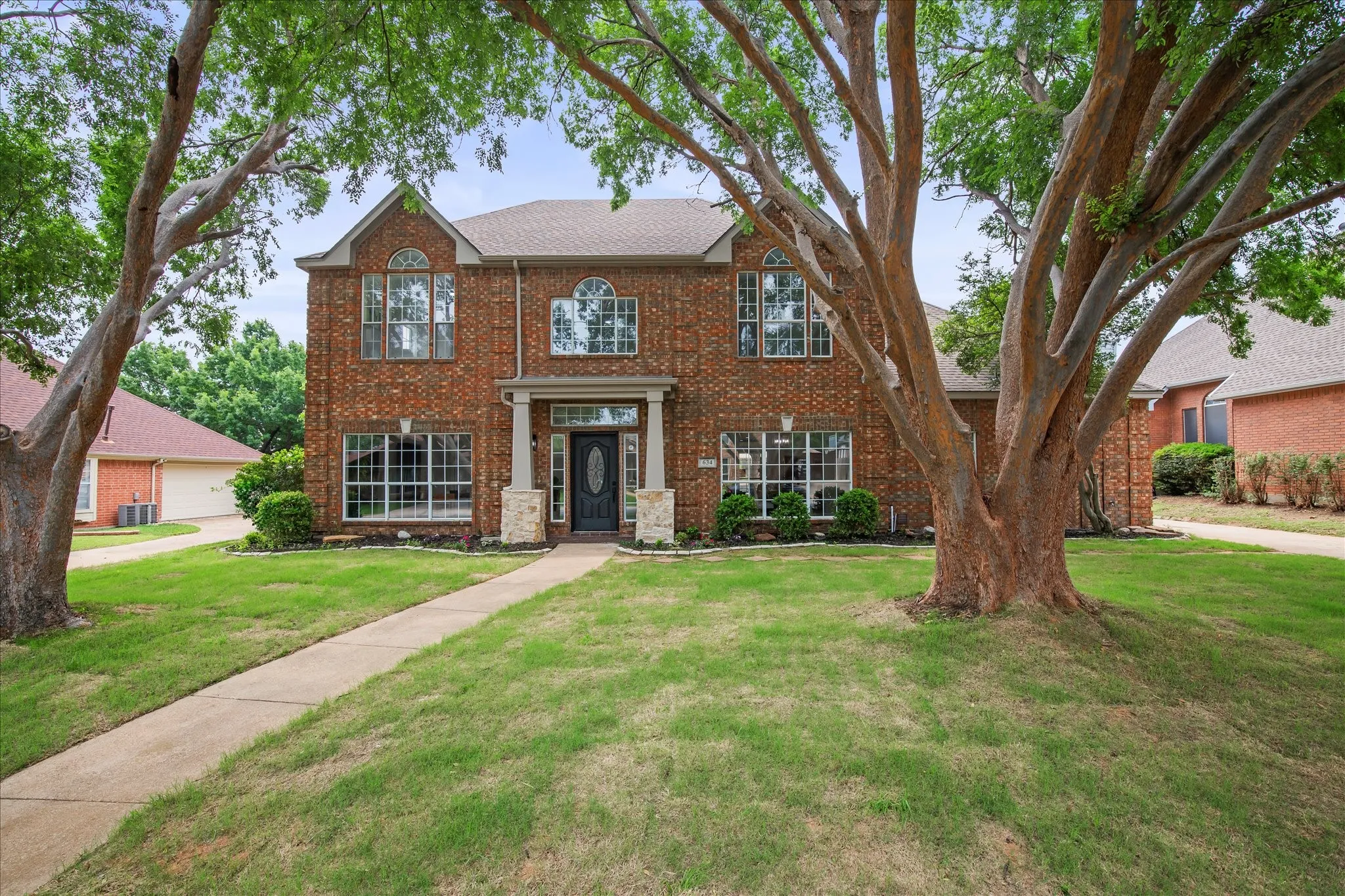 Single Family Residence For Sale in Denton County , 634 Meadowcrest Drive, Highland Village, Texas 75077, 4 Bedroom, 3 Bathroom, 2 Garage spaces, 3,146 Sqft, built in 1990, mls#21304786, Real Estate Agent in Highland Village, Homes For Sale in Denton county, Homes For Sale in Highland Village, Realtor in Highland Village Texas, Real Estate Brokerage Independent Realty Texas, Luminita Cordes Realtor
