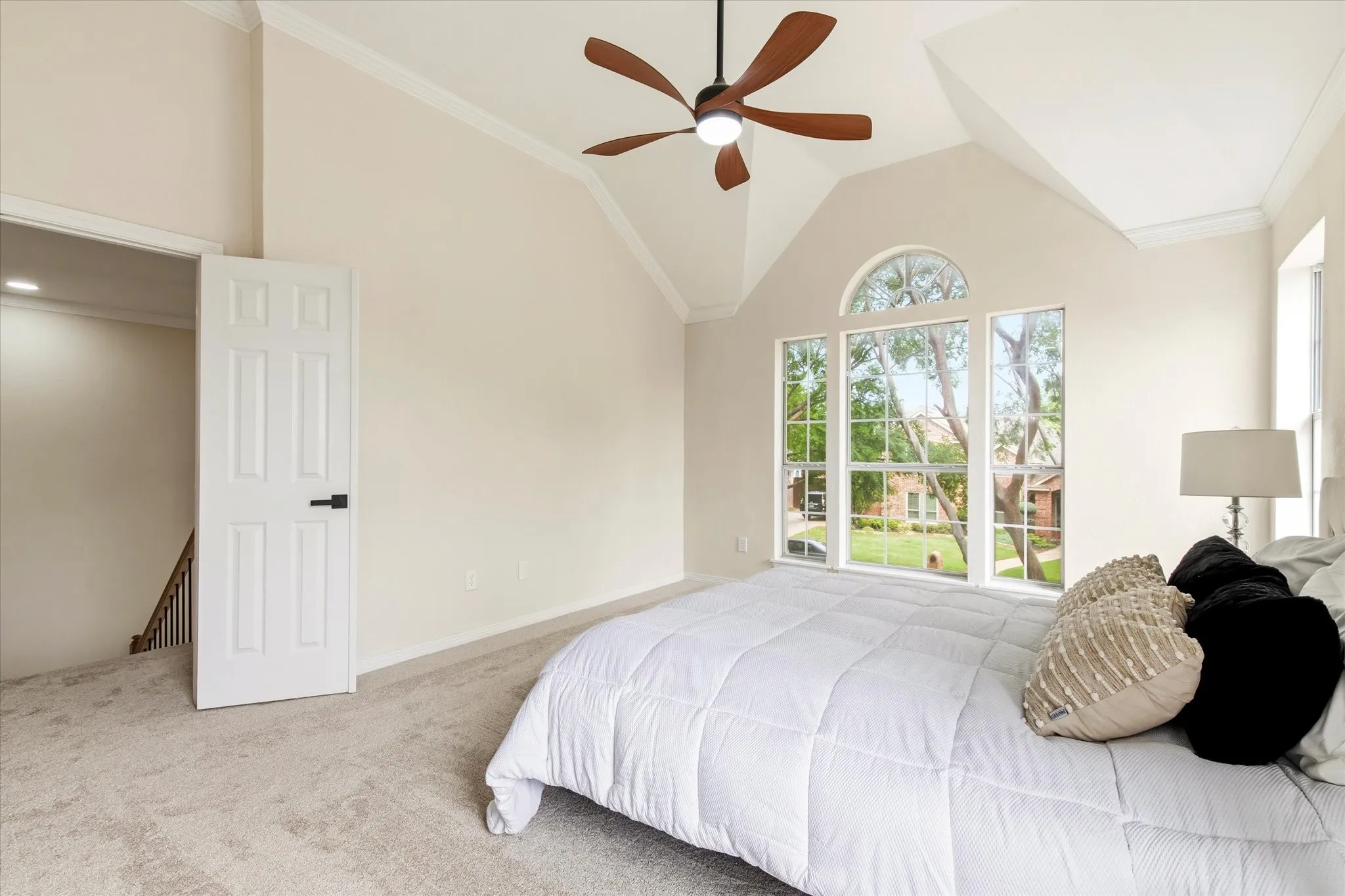 Single Family Residence For Sale in Denton County , 634 Meadowcrest Drive, Highland Village, Texas 75077, 4 Bedroom, 3 Bathroom, 2 Garage spaces, 3,146 Sqft, built in 1990, mls#21304786, Real Estate Agent in Highland Village, Homes For Sale in Denton county, Homes For Sale in Highland Village, Realtor in Highland Village Texas, Real Estate Brokerage Independent Realty Texas, Luminita Cordes Realtor