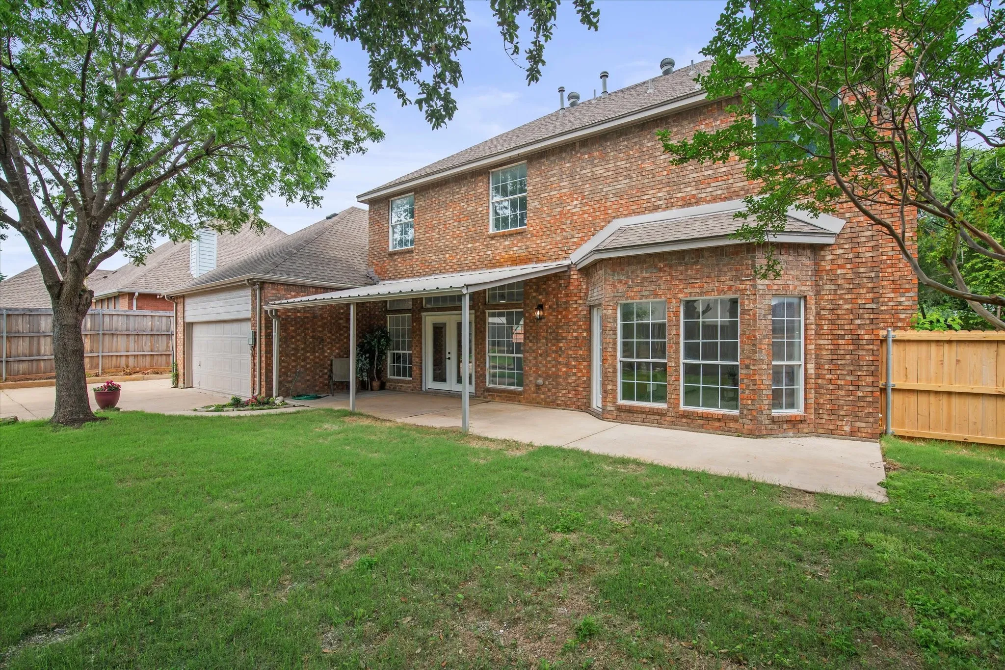 Single Family Residence For Sale in Denton County , 634 Meadowcrest Drive, Highland Village, Texas 75077, 4 Bedroom, 3 Bathroom, 2 Garage spaces, 3,146 Sqft, built in 1990, mls#21304786, Real Estate Agent in Highland Village, Homes For Sale in Denton county, Homes For Sale in Highland Village, Realtor in Highland Village Texas, Real Estate Brokerage Independent Realty Texas, Luminita Cordes Realtor