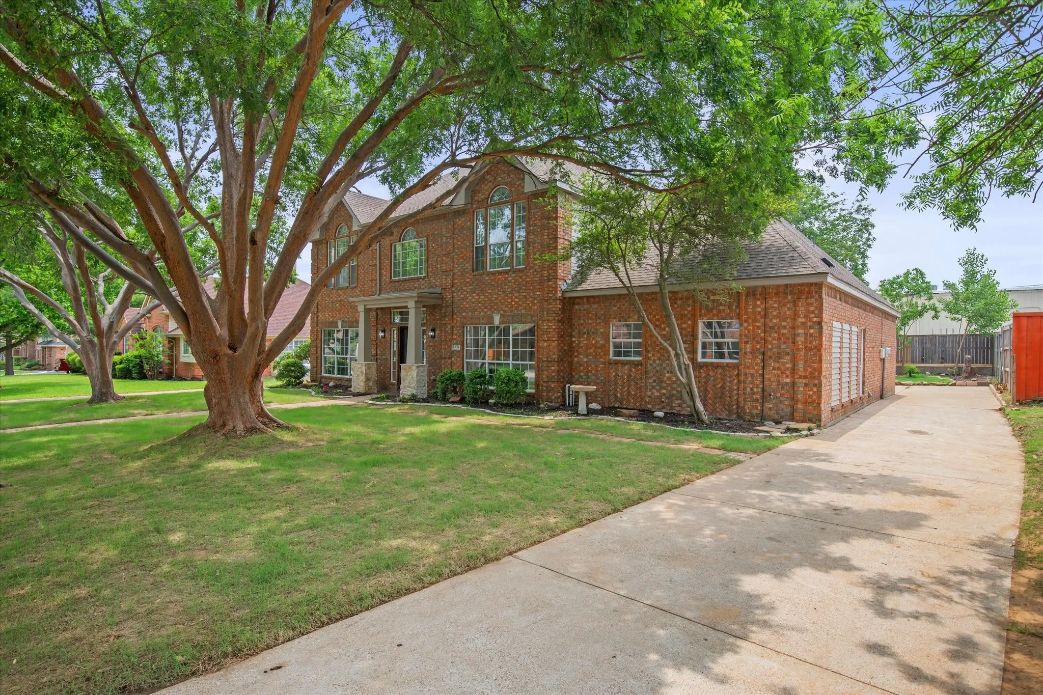 Single Family Residence For Sale in Denton County , 634 Meadowcrest Drive, Highland Village, Texas 75077, 4 Bedroom, 3 Bathroom, 2 Garage spaces, 3,146 Sqft, built in 1990, mls#21304786, Real Estate Agent in Highland Village, Homes For Sale in Denton county, Homes For Sale in Highland Village, Realtor in Highland Village Texas, Real Estate Brokerage Independent Realty Texas, Luminita Cordes Realtor