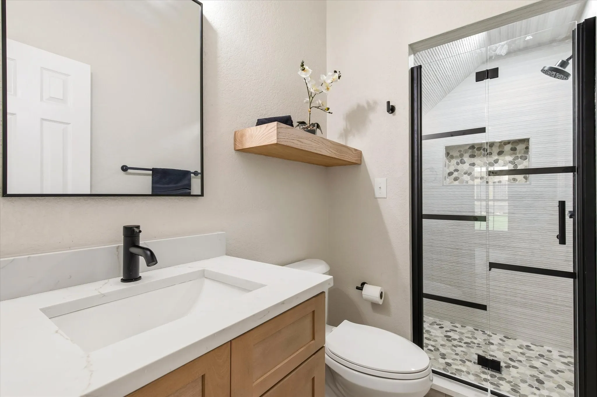 Single Family Residence For Sale in Denton County , 634 Meadowcrest Drive, Highland Village, Texas 75077, 4 Bedroom, 3 Bathroom, 2 Garage spaces, 3,146 Sqft, built in 1990, mls#21304786, Real Estate Agent in Highland Village, Homes For Sale in Denton county, Homes For Sale in Highland Village, Realtor in Highland Village Texas, Real Estate Brokerage Independent Realty Texas, Luminita Cordes Realtor