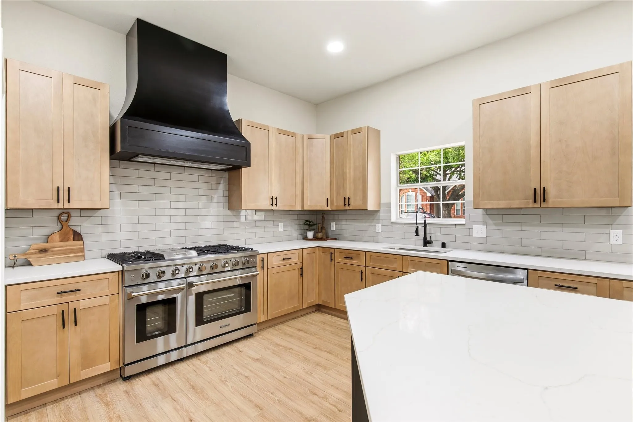 Single Family Residence For Sale in Denton County , 634 Meadowcrest Drive, Highland Village, Texas 75077, 4 Bedroom, 3 Bathroom, 2 Garage spaces, 3,146 Sqft, built in 1990, mls#21304786, Real Estate Agent in Highland Village, Homes For Sale in Denton county, Homes For Sale in Highland Village, Realtor in Highland Village Texas, Real Estate Brokerage Independent Realty Texas, Luminita Cordes Realtor
