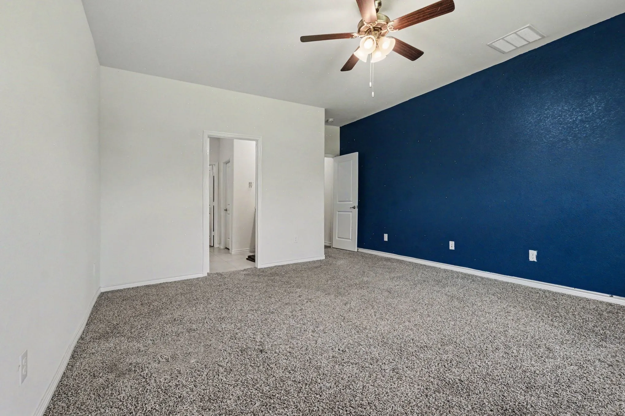 Single Family Residence For Sale in Denton County , 10600 Breezeway Drive, Aubrey, Texas 76227, 4 Bedroom, 3 Bathroom, 2 Garage spaces, 2,388 Sqft, built in 2023, mls#21303452, Real Estate Agent in Aubrey, Homes For Sale in Denton county, Homes For Sale in Aubrey, Realtor in Aubrey Texas, Real Estate Brokerage Independent Realty Texas, Luminita Cordes Realtor