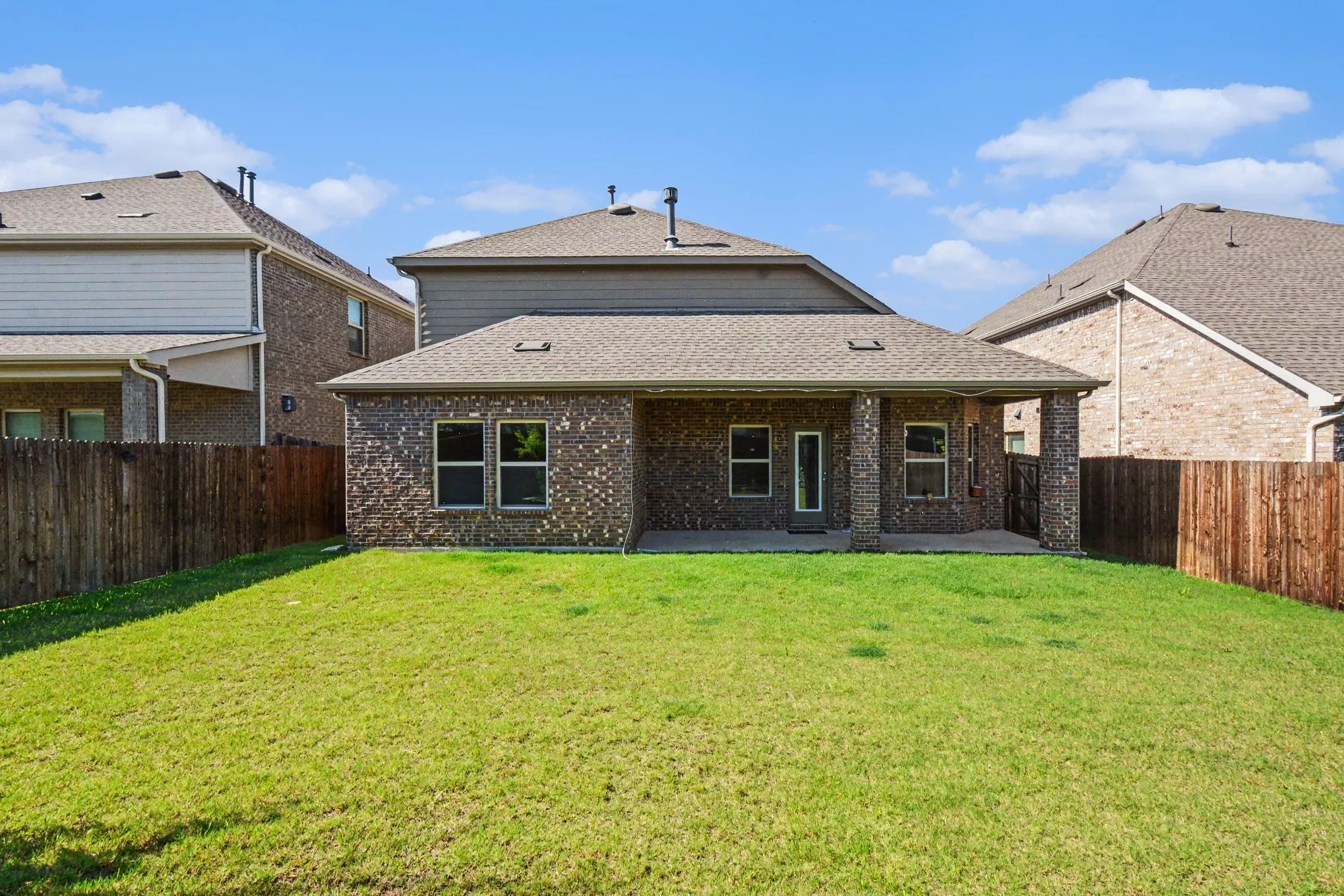 Single Family Residence For Sale in Denton County , 10600 Breezeway Drive, Aubrey, Texas 76227, 4 Bedroom, 3 Bathroom, 2 Garage spaces, 2,388 Sqft, built in 2023, mls#21303452, Real Estate Agent in Aubrey, Homes For Sale in Denton county, Homes For Sale in Aubrey, Realtor in Aubrey Texas, Real Estate Brokerage Independent Realty Texas, Luminita Cordes Realtor