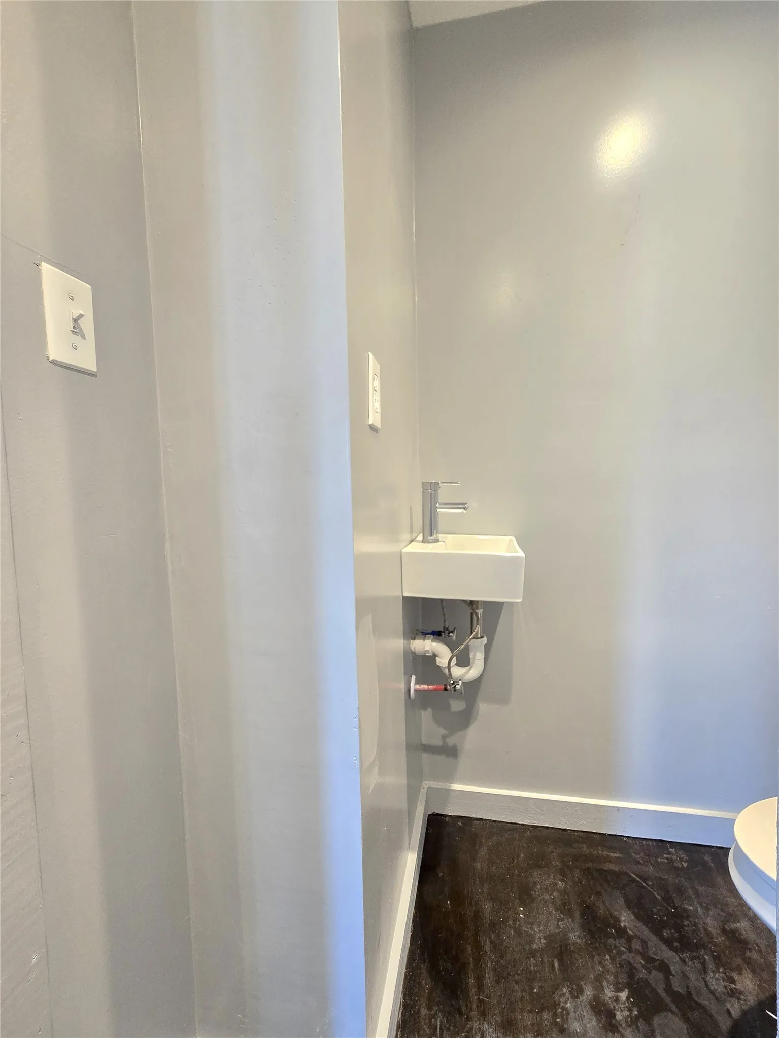 Apartment For Rent in Dallas County , 2903 Jerome Street 2, Dallas, Texas 75223, 1 Bedroom, 1 Bathroom, Garage spaces, 221 Sqft, built in 1931, mls#21304811, Real Estate Agent in Dallas, Homes For Rent in Dallas county, Homes For Rent in Dallas, Realtor in Dallas Texas, Real Estate Brokerage Independent Realty Texas, Luminita Cordes Realtor