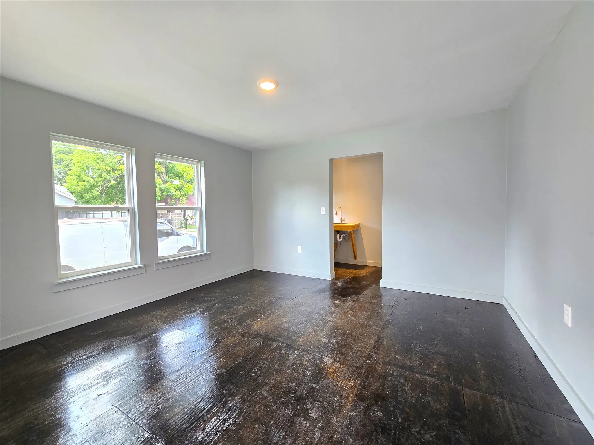 Apartment For Rent in Dallas County , 2903 Jerome Street 2, Dallas, Texas 75223, 1 Bedroom, 1 Bathroom, Garage spaces, 221 Sqft, built in 1931, mls#21304811, Real Estate Agent in Dallas, Homes For Rent in Dallas county, Homes For Rent in Dallas, Realtor in Dallas Texas, Real Estate Brokerage Independent Realty Texas, Luminita Cordes Realtor