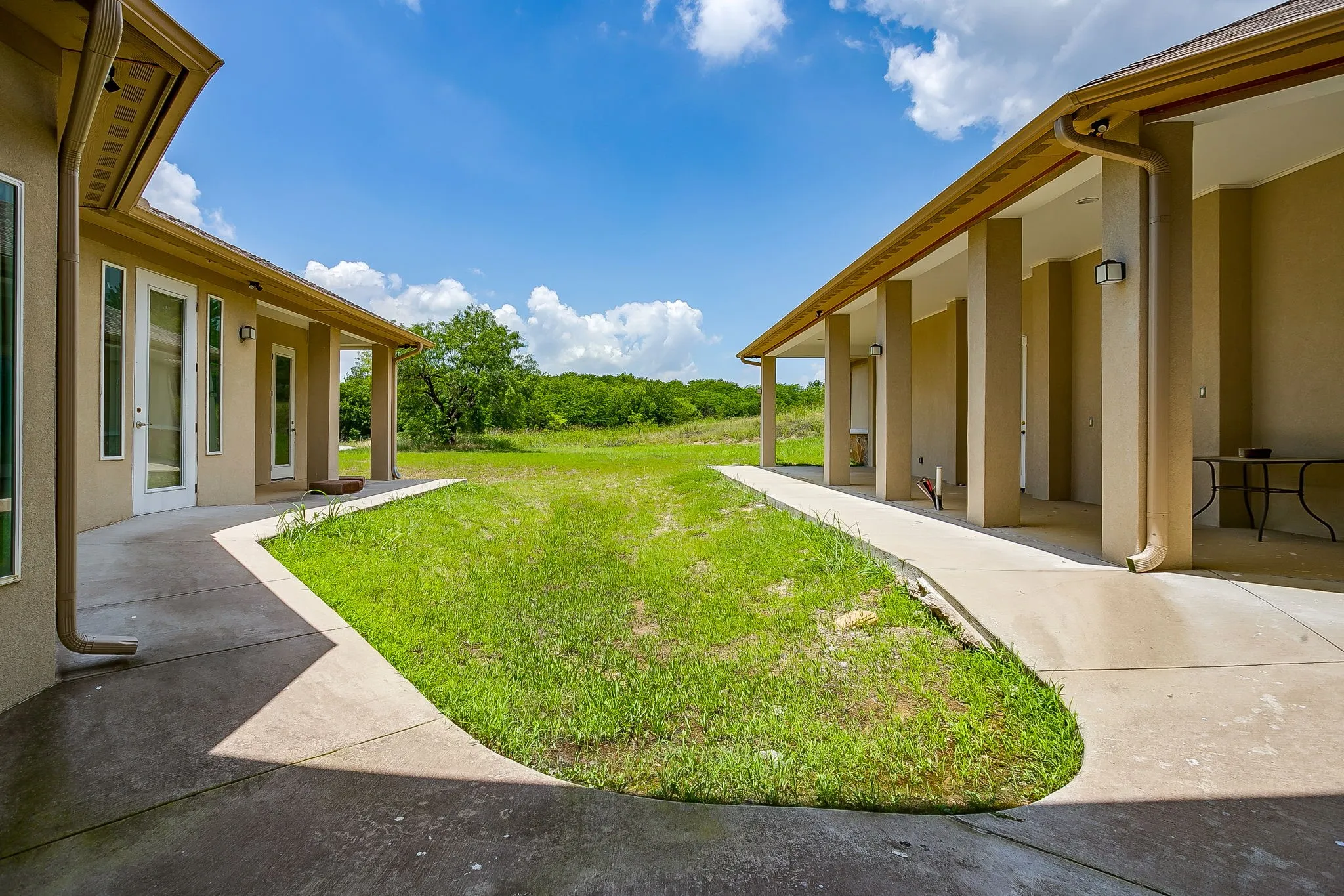 Single Family Residence For Sale in Dallas County , 3124 Koscher Drive, Grand Prairie, Texas 75104, 5 Bedroom, 8 Bathroom, 4 Garage spaces, 6,423 Sqft, built in 2019, mls#21304611, Real Estate Agent in Grand Prairie, Homes For Sale in Dallas county, Homes For Sale in Grand Prairie, Realtor in Grand Prairie Texas, Real Estate Brokerage Independent Realty Texas, Luminita Cordes Realtor