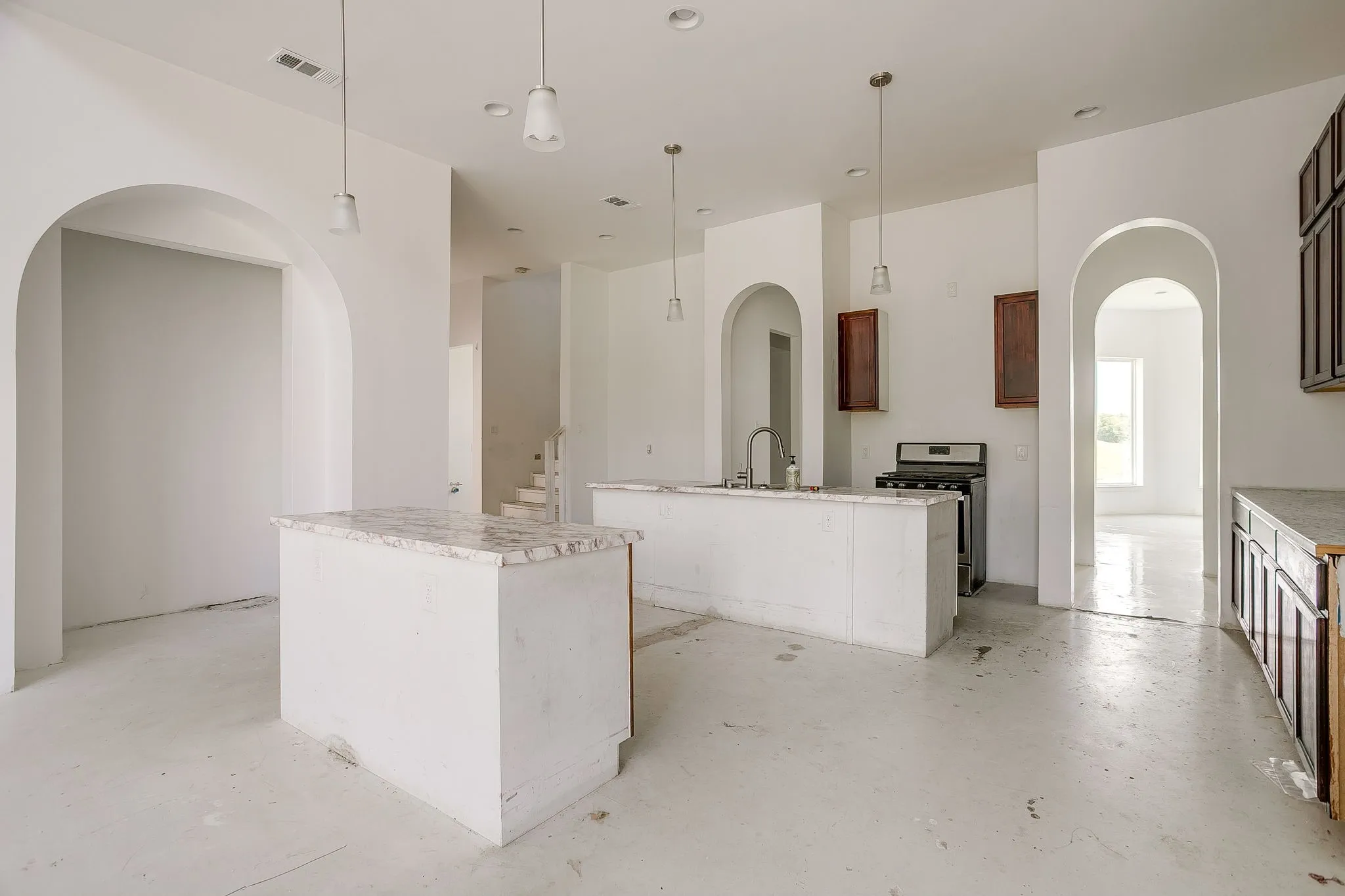 Single Family Residence For Sale in Dallas County , 3124 Koscher Drive, Grand Prairie, Texas 75104, 5 Bedroom, 8 Bathroom, 4 Garage spaces, 6,423 Sqft, built in 2019, mls#21304611, Real Estate Agent in Grand Prairie, Homes For Sale in Dallas county, Homes For Sale in Grand Prairie, Realtor in Grand Prairie Texas, Real Estate Brokerage Independent Realty Texas, Luminita Cordes Realtor