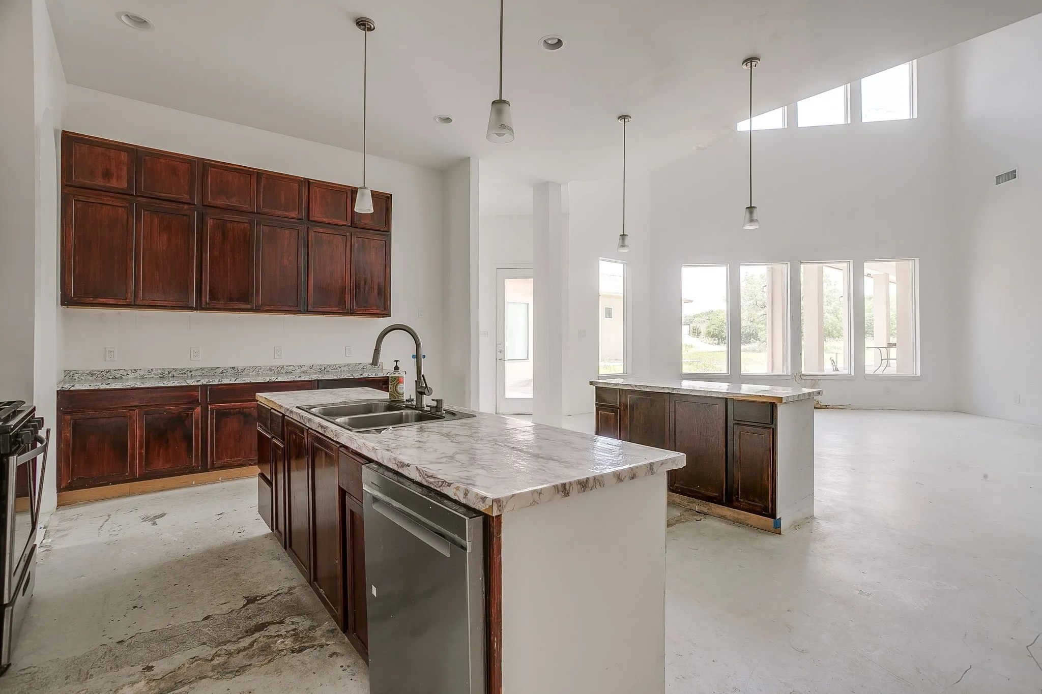 Single Family Residence For Sale in Dallas County , 3124 Koscher Drive, Grand Prairie, Texas 75104, 5 Bedroom, 8 Bathroom, 4 Garage spaces, 6,423 Sqft, built in 2019, mls#21304611, Real Estate Agent in Grand Prairie, Homes For Sale in Dallas county, Homes For Sale in Grand Prairie, Realtor in Grand Prairie Texas, Real Estate Brokerage Independent Realty Texas, Luminita Cordes Realtor