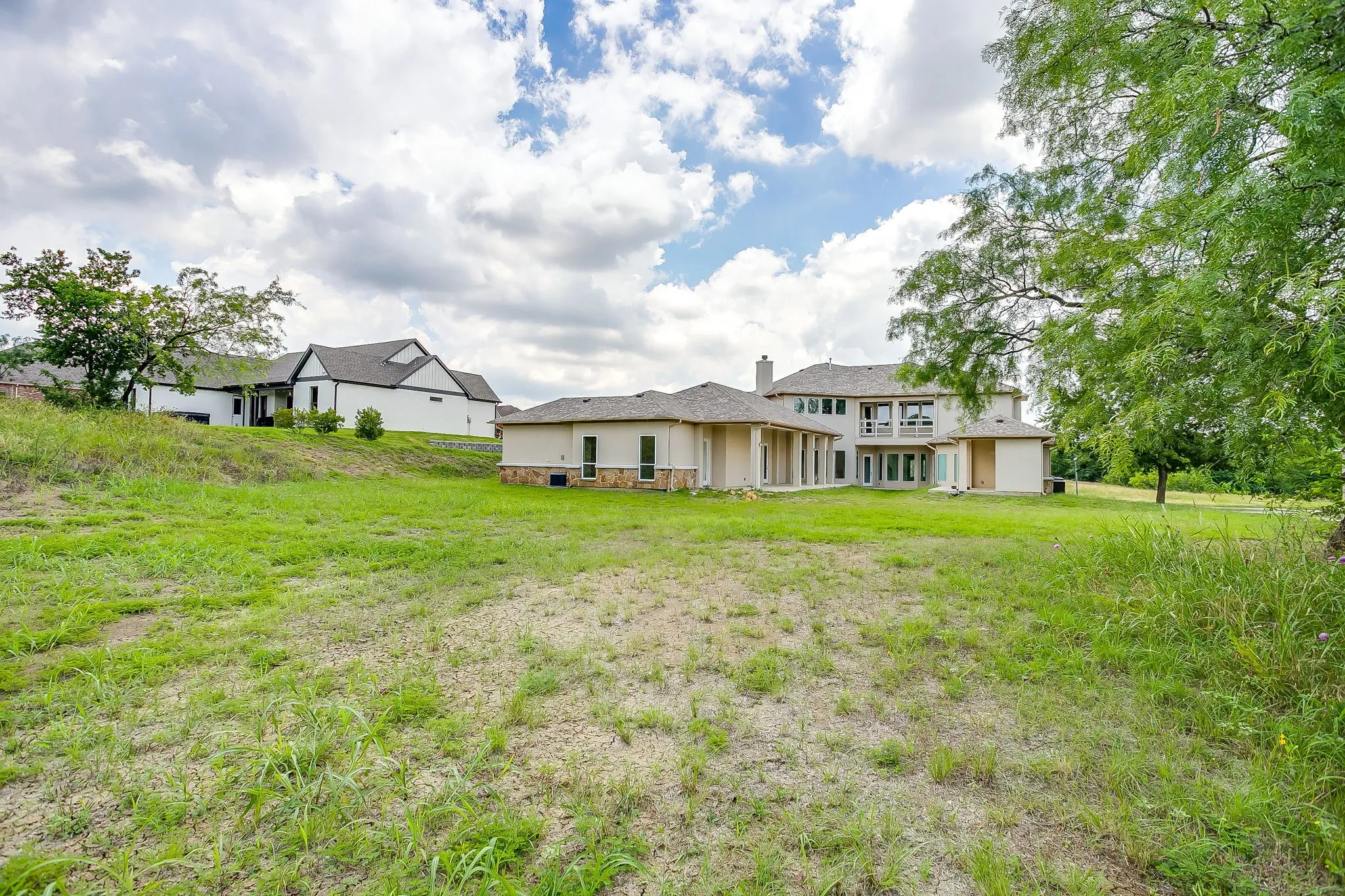 Single Family Residence For Sale in Dallas County , 3124 Koscher Drive, Grand Prairie, Texas 75104, 5 Bedroom, 8 Bathroom, 4 Garage spaces, 6,423 Sqft, built in 2019, mls#21304611, Real Estate Agent in Grand Prairie, Homes For Sale in Dallas county, Homes For Sale in Grand Prairie, Realtor in Grand Prairie Texas, Real Estate Brokerage Independent Realty Texas, Luminita Cordes Realtor