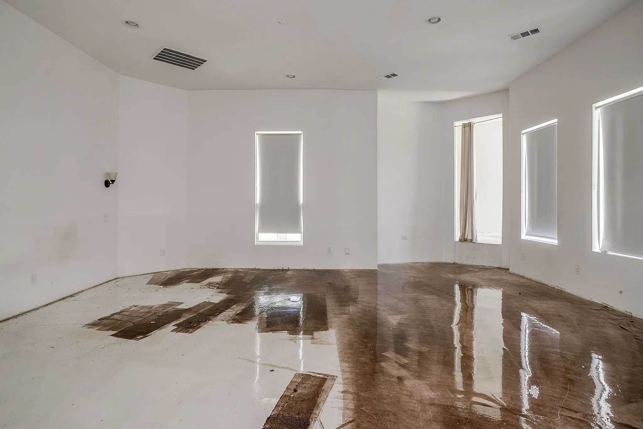Single Family Residence For Sale in Dallas County , 3124 Koscher Drive, Grand Prairie, Texas 75104, 5 Bedroom, 8 Bathroom, 4 Garage spaces, 6,423 Sqft, built in 2019, mls#21304611, Real Estate Agent in Grand Prairie, Homes For Sale in Dallas county, Homes For Sale in Grand Prairie, Realtor in Grand Prairie Texas, Real Estate Brokerage Independent Realty Texas, Luminita Cordes Realtor