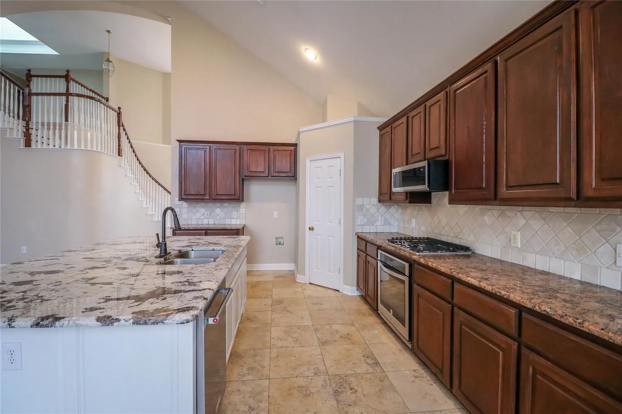 Single Family Residence For Sale in Dallas County , 9130 Bottlebrush Lane, Irving, Texas 75063, 4 Bedroom, 3 Bathroom, 2 Garage spaces, 3,600 Sqft, built in 2001, mls#21304230, Real Estate Agent in Irving, Homes For Sale in Dallas county, Homes For Sale in Irving, Realtor in Irving Texas, Real Estate Brokerage Independent Realty Texas, Luminita Cordes Realtor