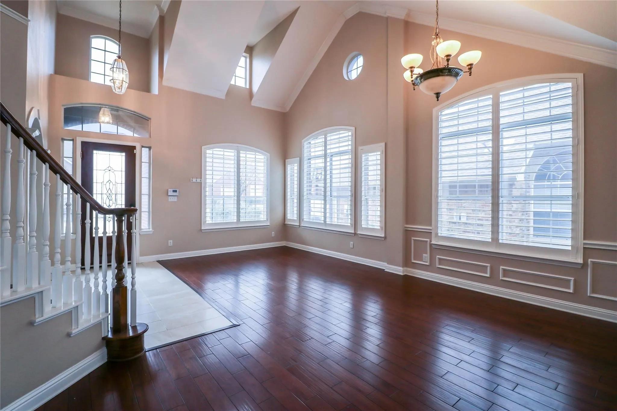 Single Family Residence For Sale in Dallas County , 9130 Bottlebrush Lane, Irving, Texas 75063, 4 Bedroom, 3 Bathroom, 2 Garage spaces, 3,600 Sqft, built in 2001, mls#21304230, Real Estate Agent in Irving, Homes For Sale in Dallas county, Homes For Sale in Irving, Realtor in Irving Texas, Real Estate Brokerage Independent Realty Texas, Luminita Cordes Realtor