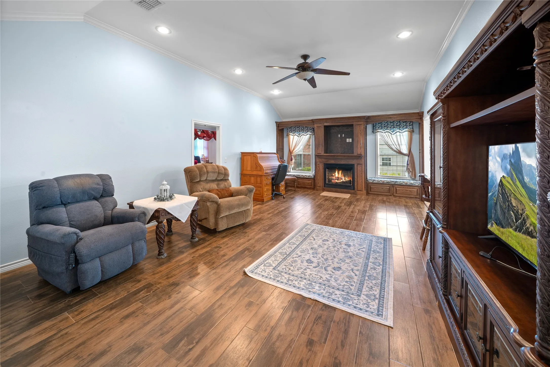 Single Family Residence For Sale in Smith County , 14226 County Road 434, Lindale, Texas 75771, 3 Bedroom, 3 Bathroom, 5 Garage spaces, 3,026 Sqft, built in 2007, mls#21304288, Real Estate Agent in Lindale, Homes For Sale in Smith county, Homes For Sale in Lindale, Realtor in Lindale Texas, Real Estate Brokerage Independent Realty Texas, Luminita Cordes Realtor