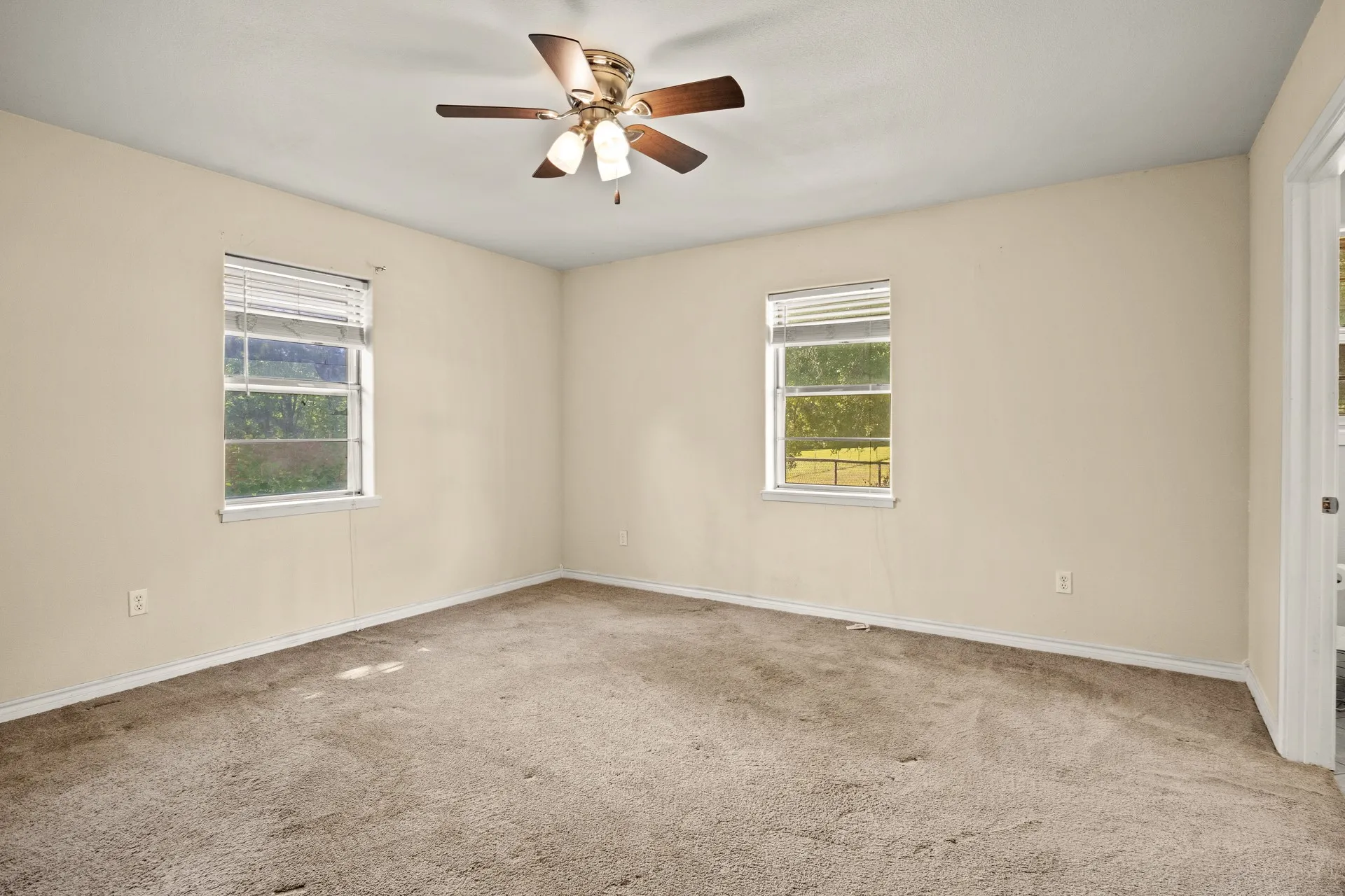 Single Family Residence For Sale in Titus County , 119 Billy Daniels, Mt Pleasant, Texas 75455, 3 Bedrooms, 2 Bathrooms, Garage spaces, 2,145 Sqft, built in 1975, Price $295,000, mls#21304819, Real Estate Agent in Mt Pleasant, Homes For Sale in Titus county, Homes For Sale in Mt Pleasant, Realtor in Mt Pleasant Texas, Real Estate Brokerage Independent Realty Texas, Luminita Cordes Realtor
