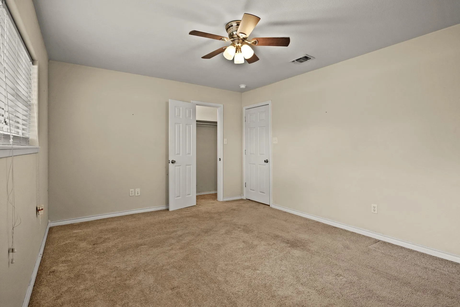Single Family Residence For Sale in Titus County , 119 Billy Daniels, Mt Pleasant, Texas 75455, 3 Bedrooms, 2 Bathrooms, Garage spaces, 2,145 Sqft, built in 1975, Price $295,000, mls#21304819, Real Estate Agent in Mt Pleasant, Homes For Sale in Titus county, Homes For Sale in Mt Pleasant, Realtor in Mt Pleasant Texas, Real Estate Brokerage Independent Realty Texas, Luminita Cordes Realtor