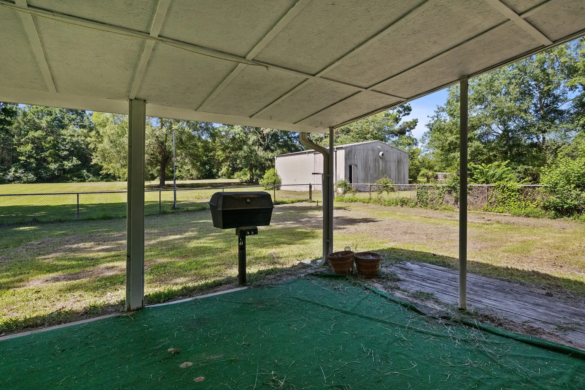 Single Family Residence For Sale in Titus County , 119 Billy Daniels, Mt Pleasant, Texas 75455, 3 Bedrooms, 2 Bathrooms, Garage spaces, 2,145 Sqft, built in 1975, Price $295,000, mls#21304819, Real Estate Agent in Mt Pleasant, Homes For Sale in Titus county, Homes For Sale in Mt Pleasant, Realtor in Mt Pleasant Texas, Real Estate Brokerage Independent Realty Texas, Luminita Cordes Realtor