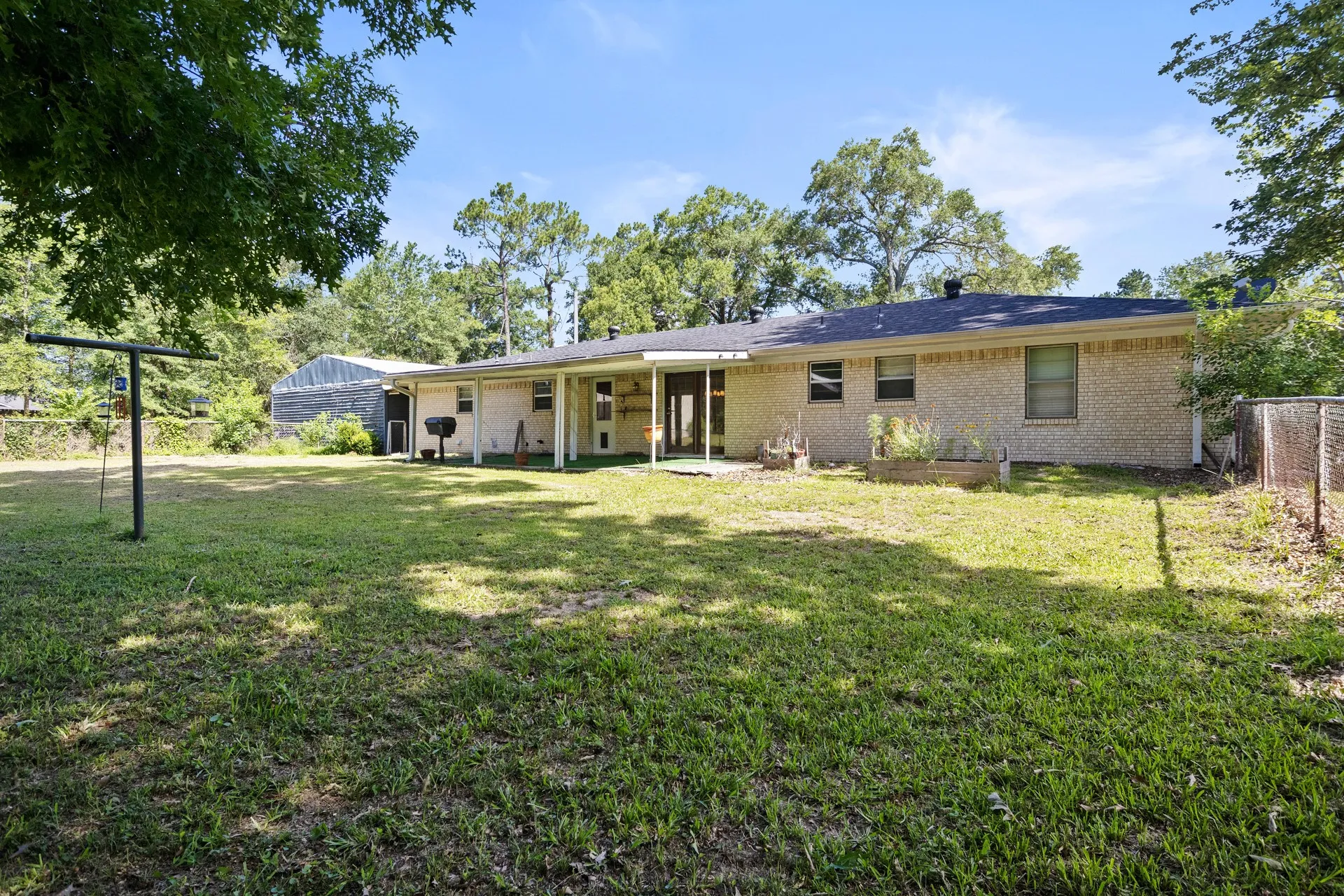 Single Family Residence For Sale in Titus County , 119 Billy Daniels, Mt Pleasant, Texas 75455, 3 Bedrooms, 2 Bathrooms, Garage spaces, 2,145 Sqft, built in 1975, Price $295,000, mls#21304819, Real Estate Agent in Mt Pleasant, Homes For Sale in Titus county, Homes For Sale in Mt Pleasant, Realtor in Mt Pleasant Texas, Real Estate Brokerage Independent Realty Texas, Luminita Cordes Realtor
