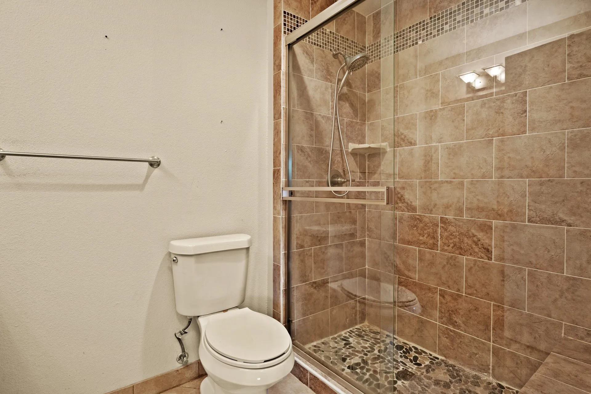 Single Family Residence For Sale in Titus County , 119 Billy Daniels, Mt Pleasant, Texas 75455, 3 Bedrooms, 2 Bathrooms, Garage spaces, 2,145 Sqft, built in 1975, Price $295,000, mls#21304819, Real Estate Agent in Mt Pleasant, Homes For Sale in Titus county, Homes For Sale in Mt Pleasant, Realtor in Mt Pleasant Texas, Real Estate Brokerage Independent Realty Texas, Luminita Cordes Realtor