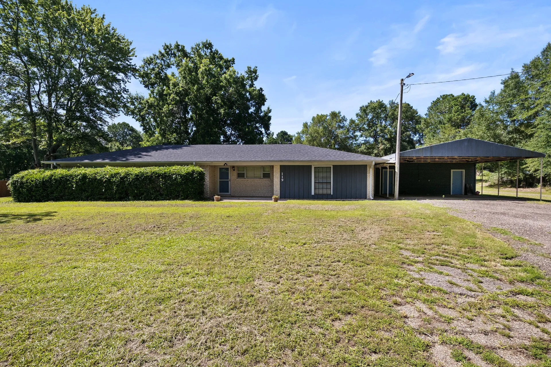 Single Family Residence For Sale in Titus County , 119 Billy Daniels, Mt Pleasant, Texas 75455, 3 Bedrooms, 2 Bathrooms, Garage spaces, 2,145 Sqft, built in 1975, Price $295,000, mls#21304819, Real Estate Agent in Mt Pleasant, Homes For Sale in Titus county, Homes For Sale in Mt Pleasant, Realtor in Mt Pleasant Texas, Real Estate Brokerage Independent Realty Texas, Luminita Cordes Realtor