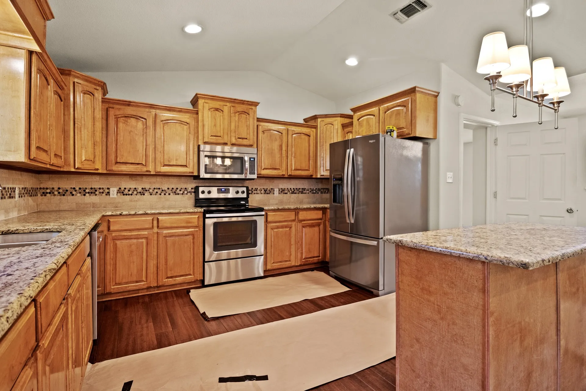 Single Family Residence For Sale in Titus County , 119 Billy Daniels, Mt Pleasant, Texas 75455, 3 Bedrooms, 2 Bathrooms, Garage spaces, 2,145 Sqft, built in 1975, Price $295,000, mls#21304819, Real Estate Agent in Mt Pleasant, Homes For Sale in Titus county, Homes For Sale in Mt Pleasant, Realtor in Mt Pleasant Texas, Real Estate Brokerage Independent Realty Texas, Luminita Cordes Realtor