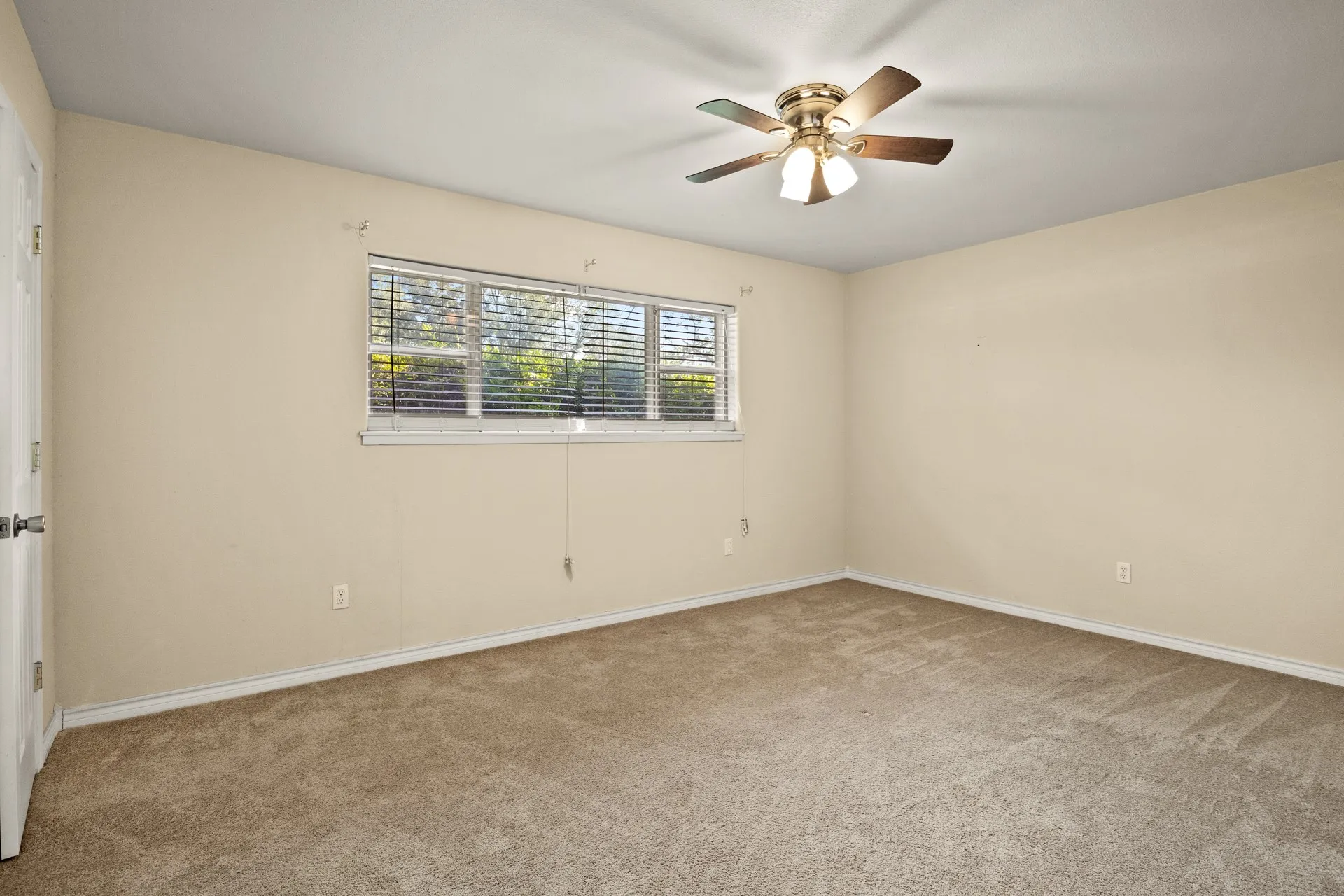 Single Family Residence For Sale in Titus County , 119 Billy Daniels, Mt Pleasant, Texas 75455, 3 Bedrooms, 2 Bathrooms, Garage spaces, 2,145 Sqft, built in 1975, Price $295,000, mls#21304819, Real Estate Agent in Mt Pleasant, Homes For Sale in Titus county, Homes For Sale in Mt Pleasant, Realtor in Mt Pleasant Texas, Real Estate Brokerage Independent Realty Texas, Luminita Cordes Realtor