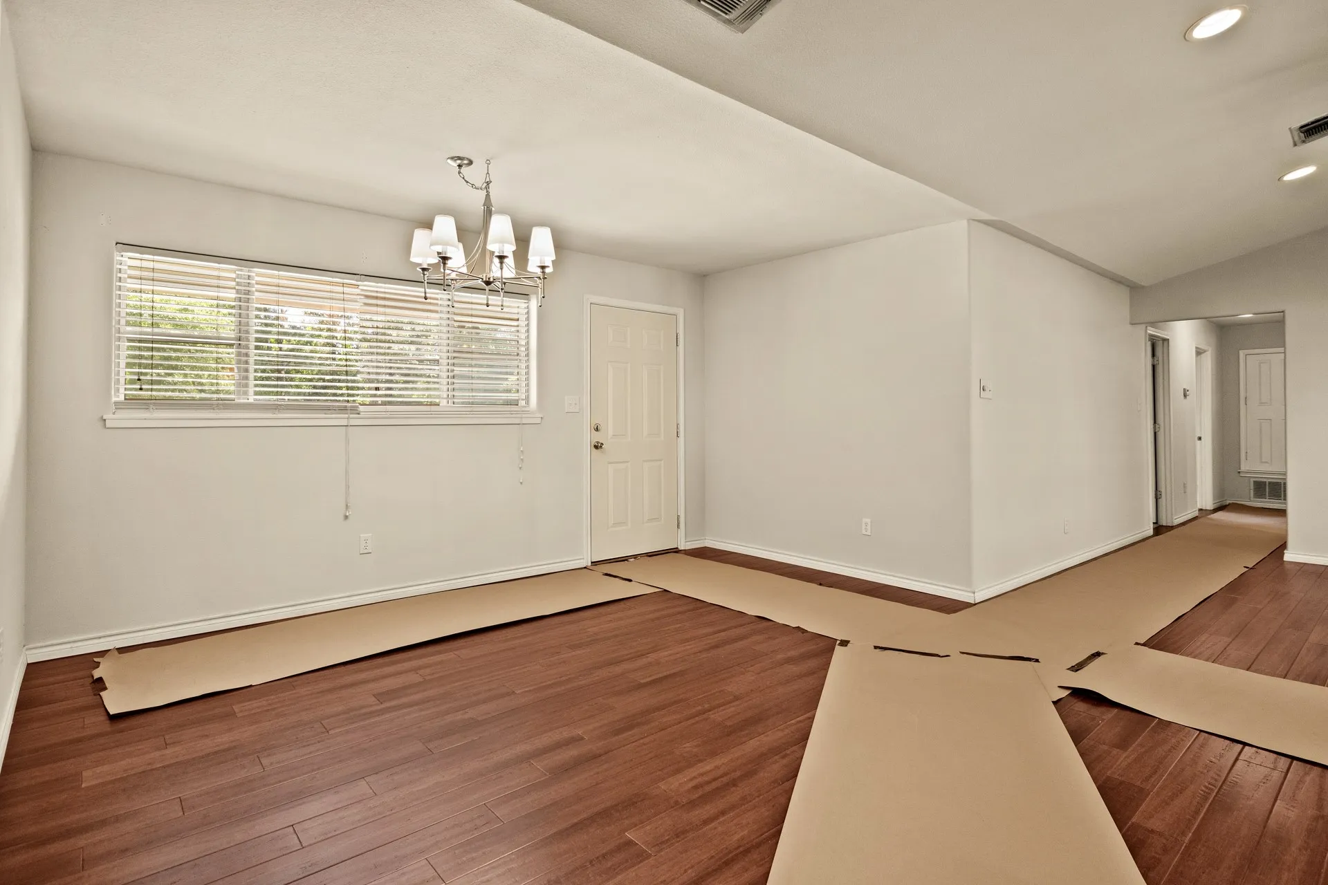 Single Family Residence For Sale in Titus County , 119 Billy Daniels, Mt Pleasant, Texas 75455, 3 Bedrooms, 2 Bathrooms, Garage spaces, 2,145 Sqft, built in 1975, Price $295,000, mls#21304819, Real Estate Agent in Mt Pleasant, Homes For Sale in Titus county, Homes For Sale in Mt Pleasant, Realtor in Mt Pleasant Texas, Real Estate Brokerage Independent Realty Texas, Luminita Cordes Realtor