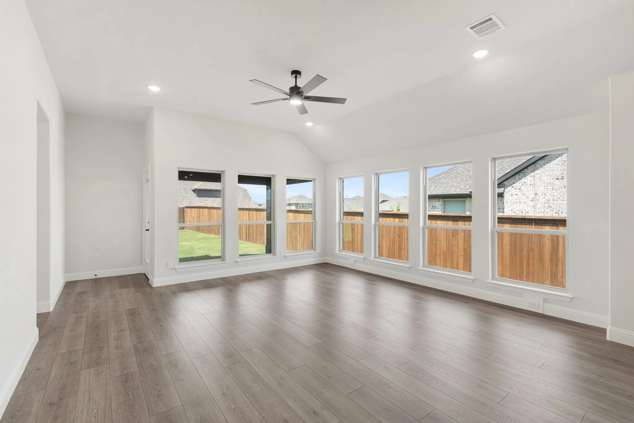 Single Family Residence For Sale in Rockwall County , 4010 Rio Run, Royse City, Texas 75189, 4 Bedroom, 3 Bathroom, 3 Garage spaces, 2,454 Sqft, built in 2026, mls#21304846, Real Estate Agent in Royse City, Homes For Sale in Rockwall county, Homes For Sale in Royse City, Realtor in Royse City Texas, Real Estate Brokerage Independent Realty Texas, Luminita Cordes Realtor