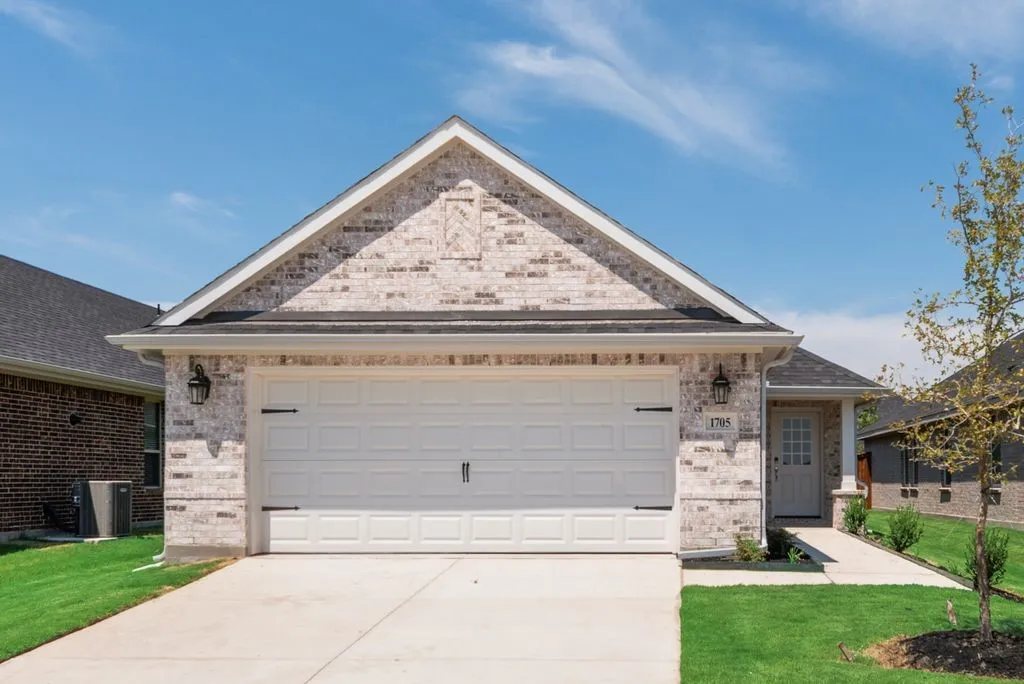 Single Family Residence For Sale in Kaufman County , 1705 Sandy Pond Street, Forney, Texas 75126, 3 Bedroom, 2 Bathroom, 2 Garage spaces, 1,447 Sqft, built in 2026, mls#21304787, Real Estate Agent in Forney, Homes For Sale in Kaufman county, Homes For Sale in Forney, Realtor in Forney Texas, Real Estate Brokerage Independent Realty Texas, Luminita Cordes Realtor