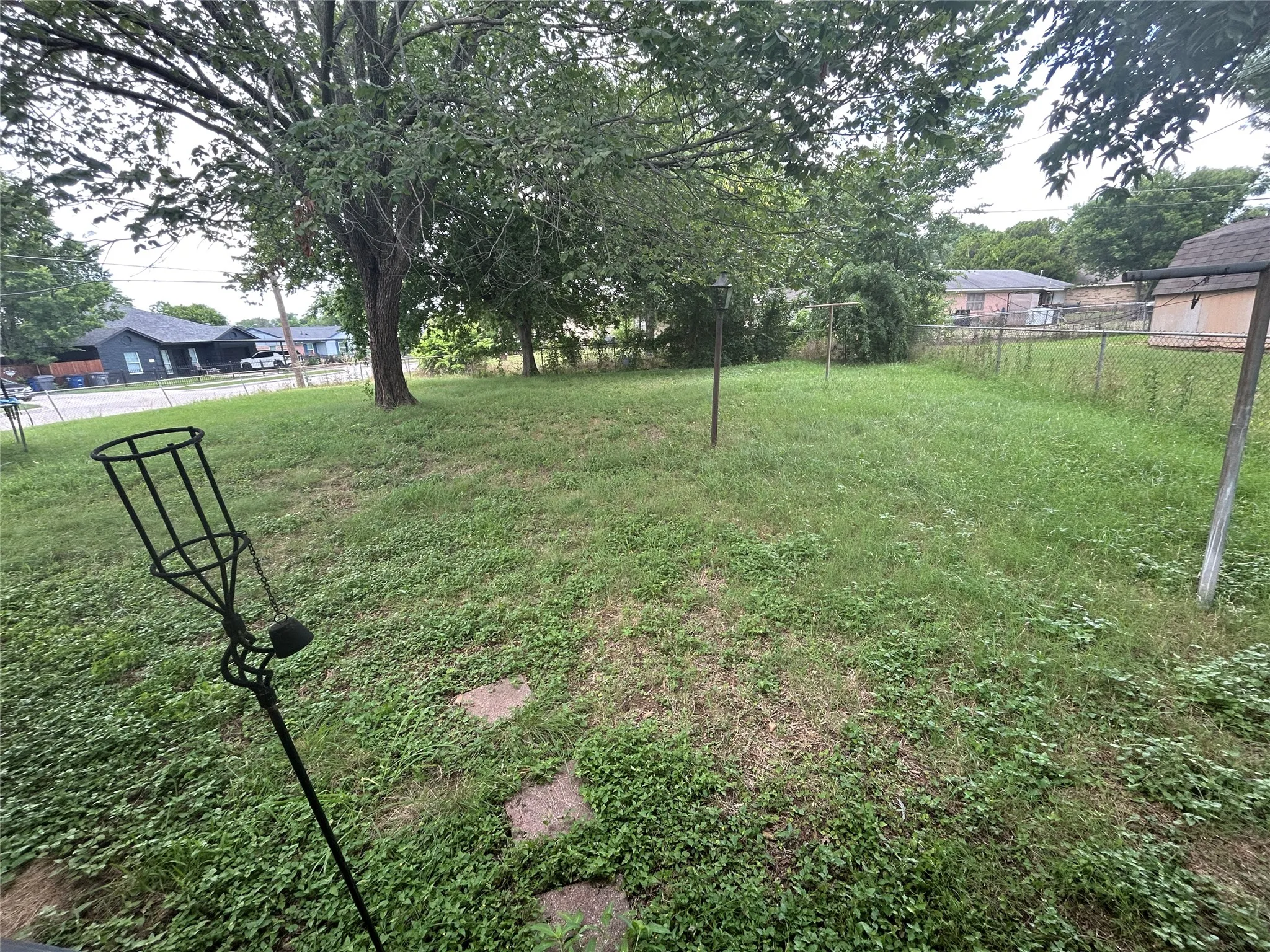 Single Family Residence For Sale in Dallas County , 6759 La Grange Drive, Dallas, Texas 75241, 3 Bedroom, 1 Bathroom, 1 Garage spaces, 948 Sqft, built in 1963, Price $124,900, mls#21304851, Real Estate Agent in Dallas, Homes For Sale in Dallas county, Homes For Sale in Dallas, Realtor in Dallas Texas, Real Estate Brokerage Independent Realty Texas, Luminita Cordes Realtor