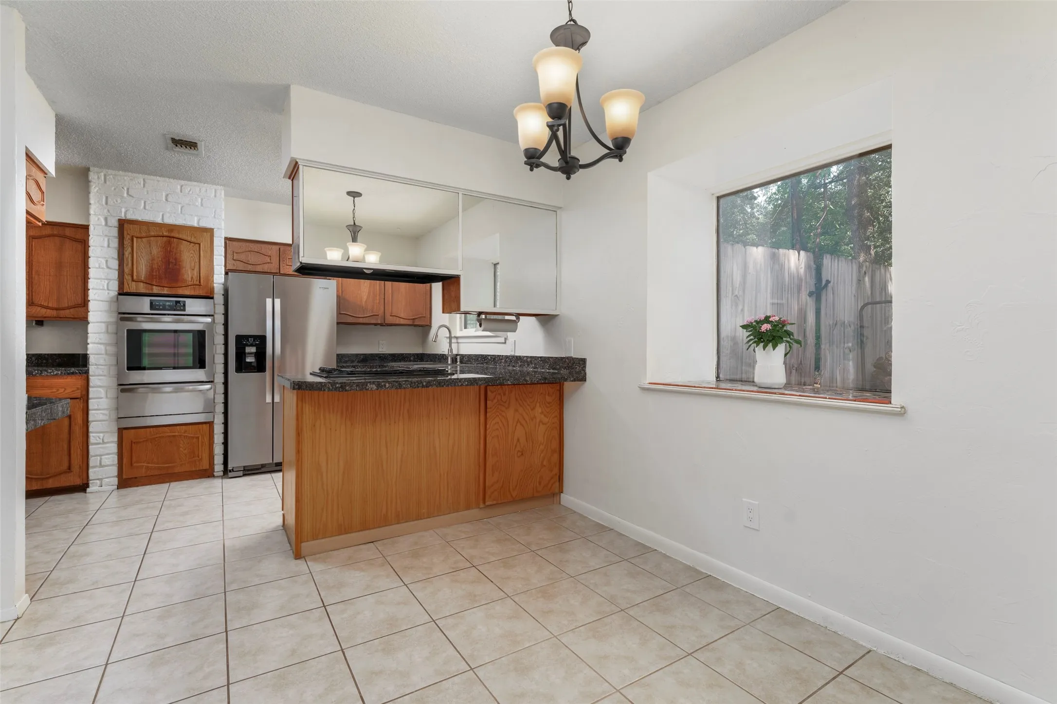 Single Family Residence For Sale in Tarrant County , 2930 Duff Drive, Arlington, Texas 76013, 4 Bedroom, 2 Bathroom, 2 Garage spaces, 2,006 Sqft, built in 1969, mls#21304737, Real Estate Agent in Arlington, Homes For Sale in Tarrant county, Homes For Sale in Arlington, Realtor in Arlington Texas, Real Estate Brokerage Independent Realty Texas, Luminita Cordes Realtor