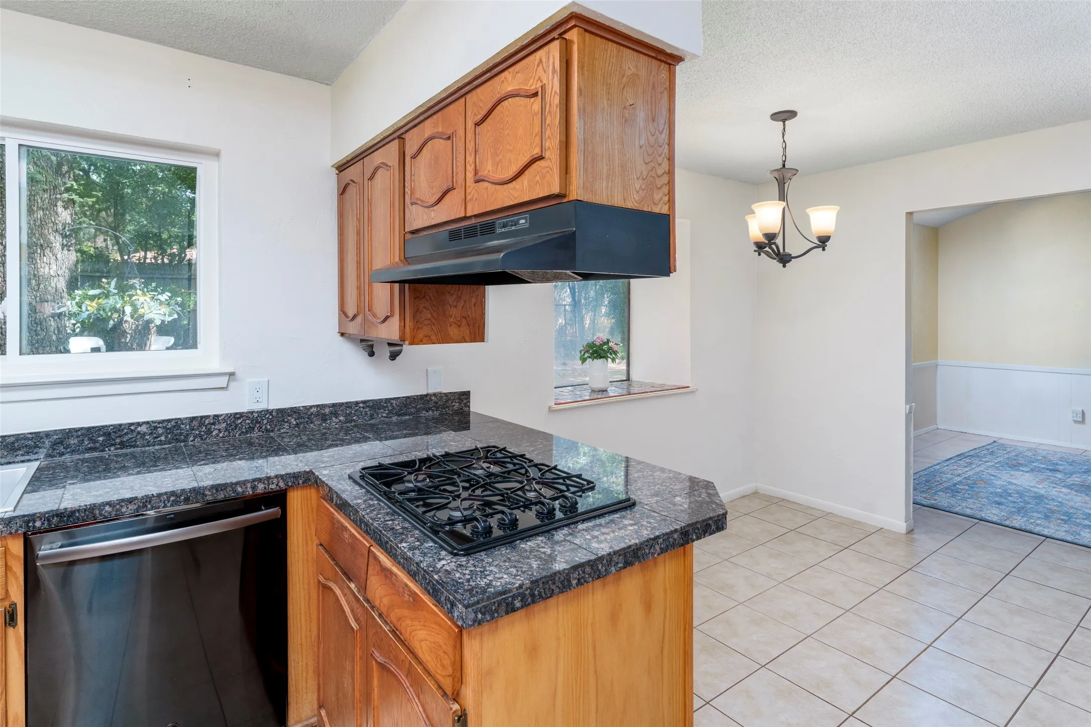 Single Family Residence For Sale in Tarrant County , 2930 Duff Drive, Arlington, Texas 76013, 4 Bedroom, 2 Bathroom, 2 Garage spaces, 2,006 Sqft, built in 1969, mls#21304737, Real Estate Agent in Arlington, Homes For Sale in Tarrant county, Homes For Sale in Arlington, Realtor in Arlington Texas, Real Estate Brokerage Independent Realty Texas, Luminita Cordes Realtor