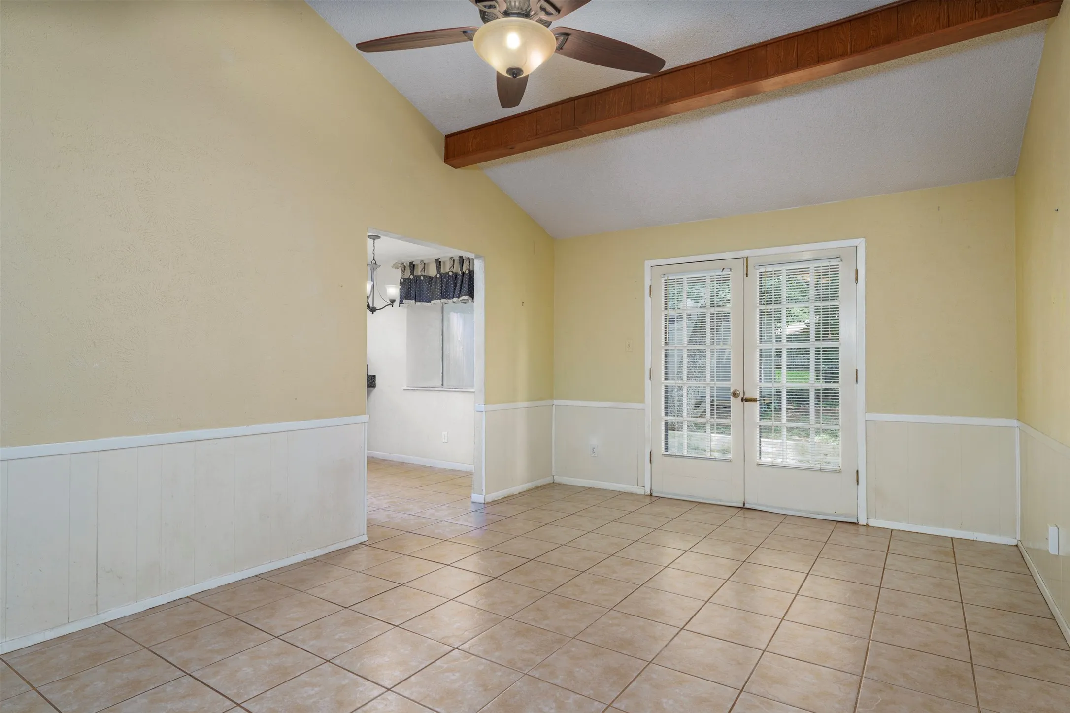 Single Family Residence For Sale in Tarrant County , 2930 Duff Drive, Arlington, Texas 76013, 4 Bedroom, 2 Bathroom, 2 Garage spaces, 2,006 Sqft, built in 1969, mls#21304737, Real Estate Agent in Arlington, Homes For Sale in Tarrant county, Homes For Sale in Arlington, Realtor in Arlington Texas, Real Estate Brokerage Independent Realty Texas, Luminita Cordes Realtor