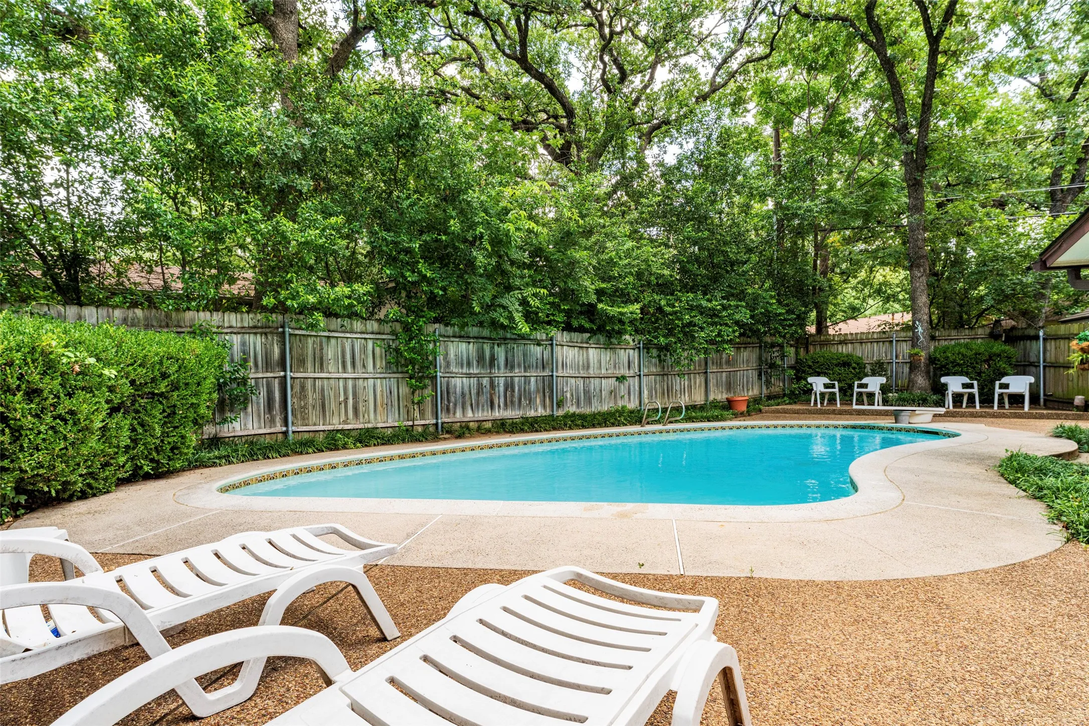 Single Family Residence For Sale in Tarrant County , 2930 Duff Drive, Arlington, Texas 76013, 4 Bedroom, 2 Bathroom, 2 Garage spaces, 2,006 Sqft, built in 1969, mls#21304737, Real Estate Agent in Arlington, Homes For Sale in Tarrant county, Homes For Sale in Arlington, Realtor in Arlington Texas, Real Estate Brokerage Independent Realty Texas, Luminita Cordes Realtor
