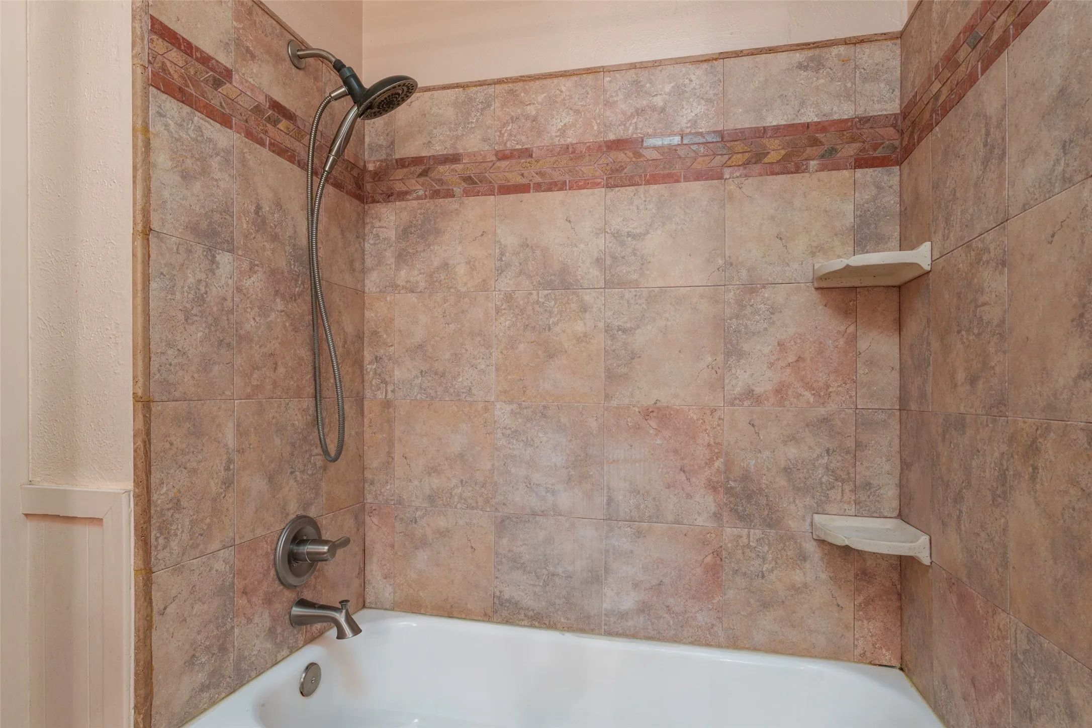 Single Family Residence For Sale in Tarrant County , 2930 Duff Drive, Arlington, Texas 76013, 4 Bedroom, 2 Bathroom, 2 Garage spaces, 2,006 Sqft, built in 1969, mls#21304737, Real Estate Agent in Arlington, Homes For Sale in Tarrant county, Homes For Sale in Arlington, Realtor in Arlington Texas, Real Estate Brokerage Independent Realty Texas, Luminita Cordes Realtor
