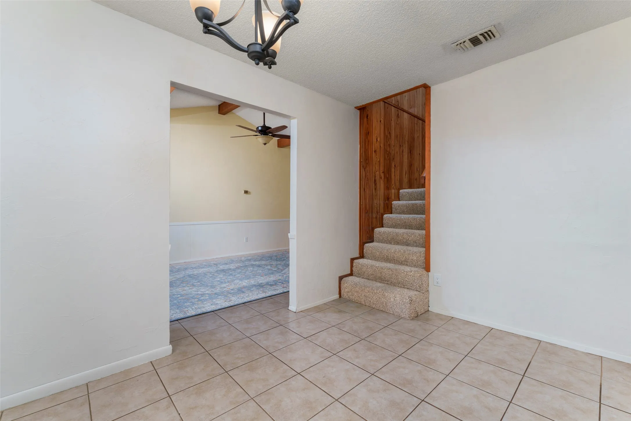 Single Family Residence For Sale in Tarrant County , 2930 Duff Drive, Arlington, Texas 76013, 4 Bedroom, 2 Bathroom, 2 Garage spaces, 2,006 Sqft, built in 1969, mls#21304737, Real Estate Agent in Arlington, Homes For Sale in Tarrant county, Homes For Sale in Arlington, Realtor in Arlington Texas, Real Estate Brokerage Independent Realty Texas, Luminita Cordes Realtor