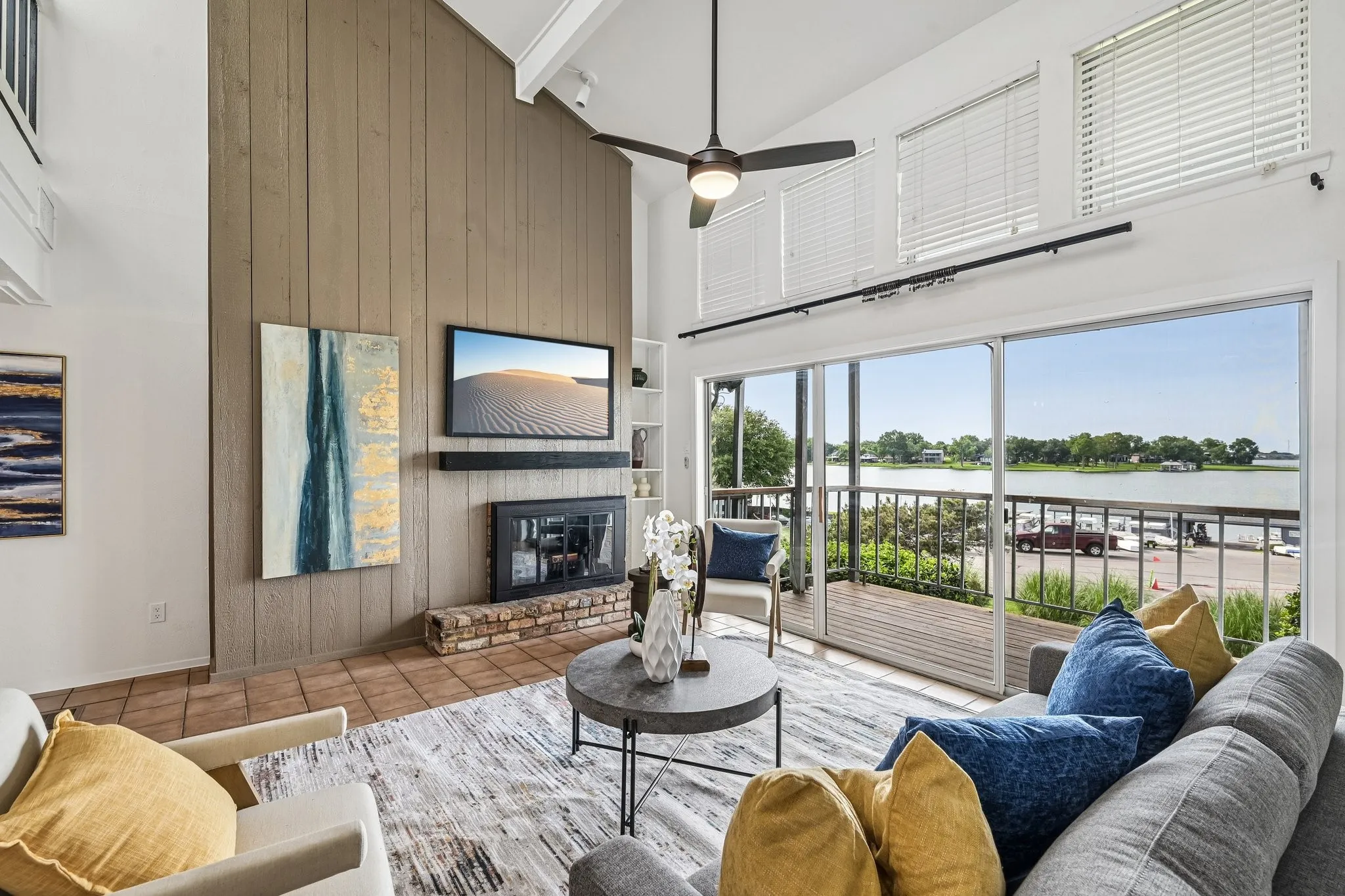 Condominium For Sale in Rockwall County , 300 Rush Creek Drive 5, Heath, Texas 75032, 3 Bedroom, 3 Bathroom, Garage spaces, 1,452 Sqft, built in 1972, mls#21303863, Real Estate Agent in Heath, Homes For Sale in Rockwall county, Homes For Sale in Heath, Realtor in Heath Texas, Real Estate Brokerage Independent Realty Texas, Luminita Cordes Realtor