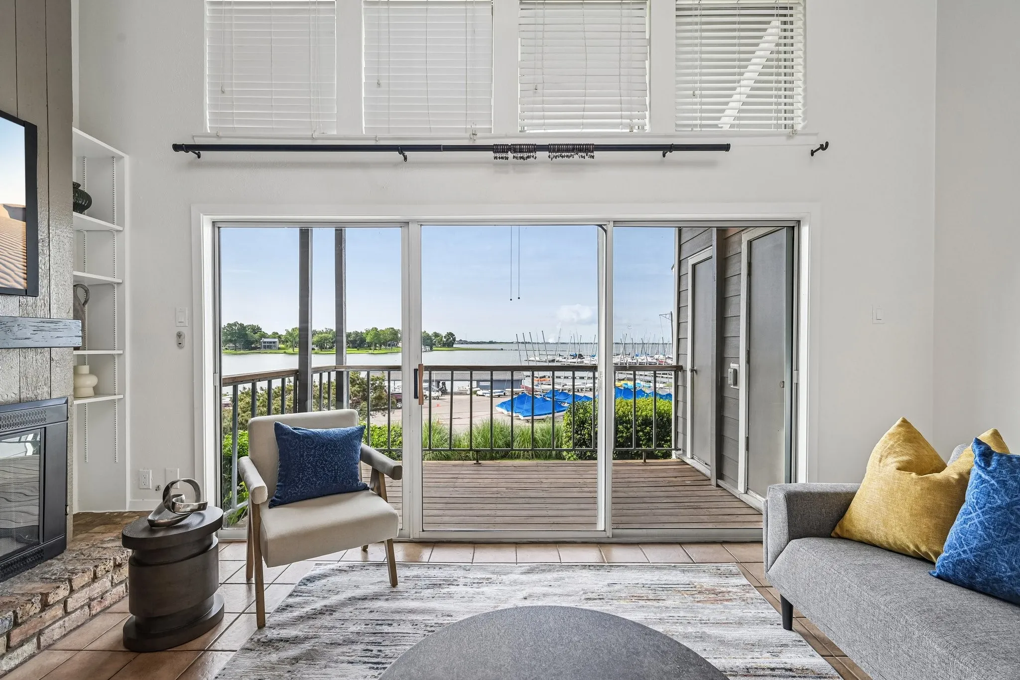 Condominium For Sale in Rockwall County , 300 Rush Creek Drive 5, Heath, Texas 75032, 3 Bedroom, 3 Bathroom, Garage spaces, 1,452 Sqft, built in 1972, mls#21303863, Real Estate Agent in Heath, Homes For Sale in Rockwall county, Homes For Sale in Heath, Realtor in Heath Texas, Real Estate Brokerage Independent Realty Texas, Luminita Cordes Realtor